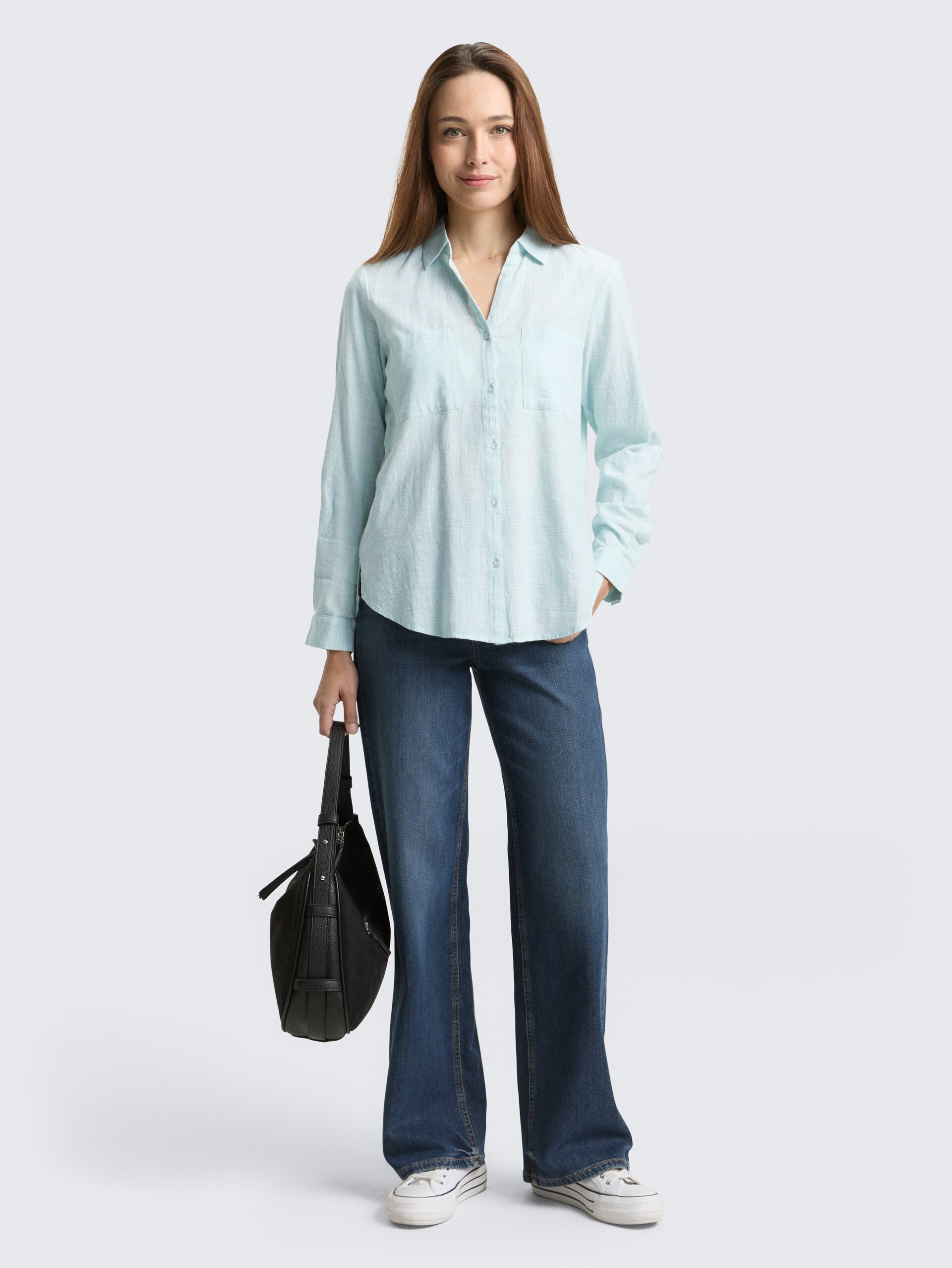 Bluse mit Brusttaschen - new blue haze - Model-Vorderansicht