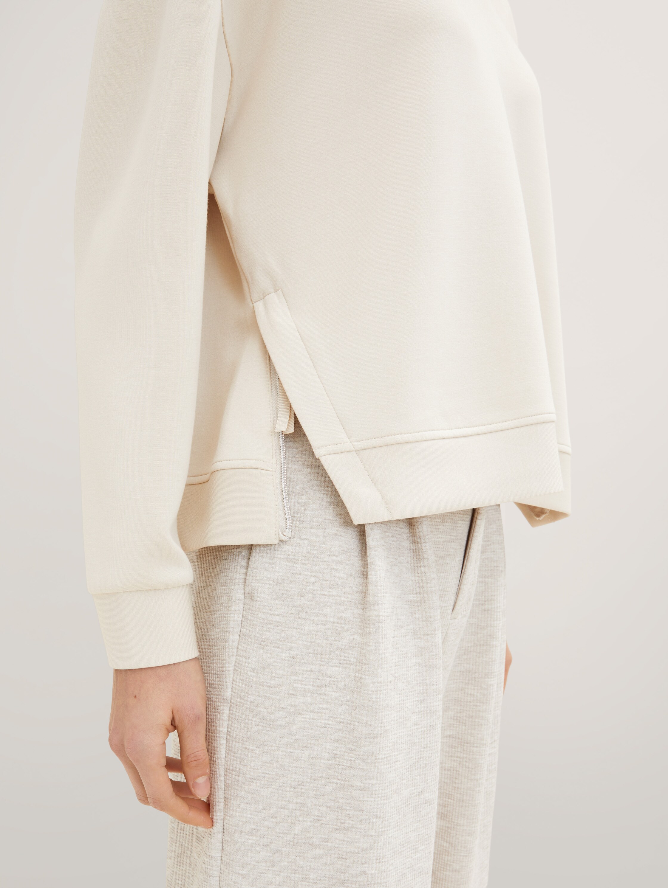 Hoodie mit seitlichen Reißverschlüssen - 7