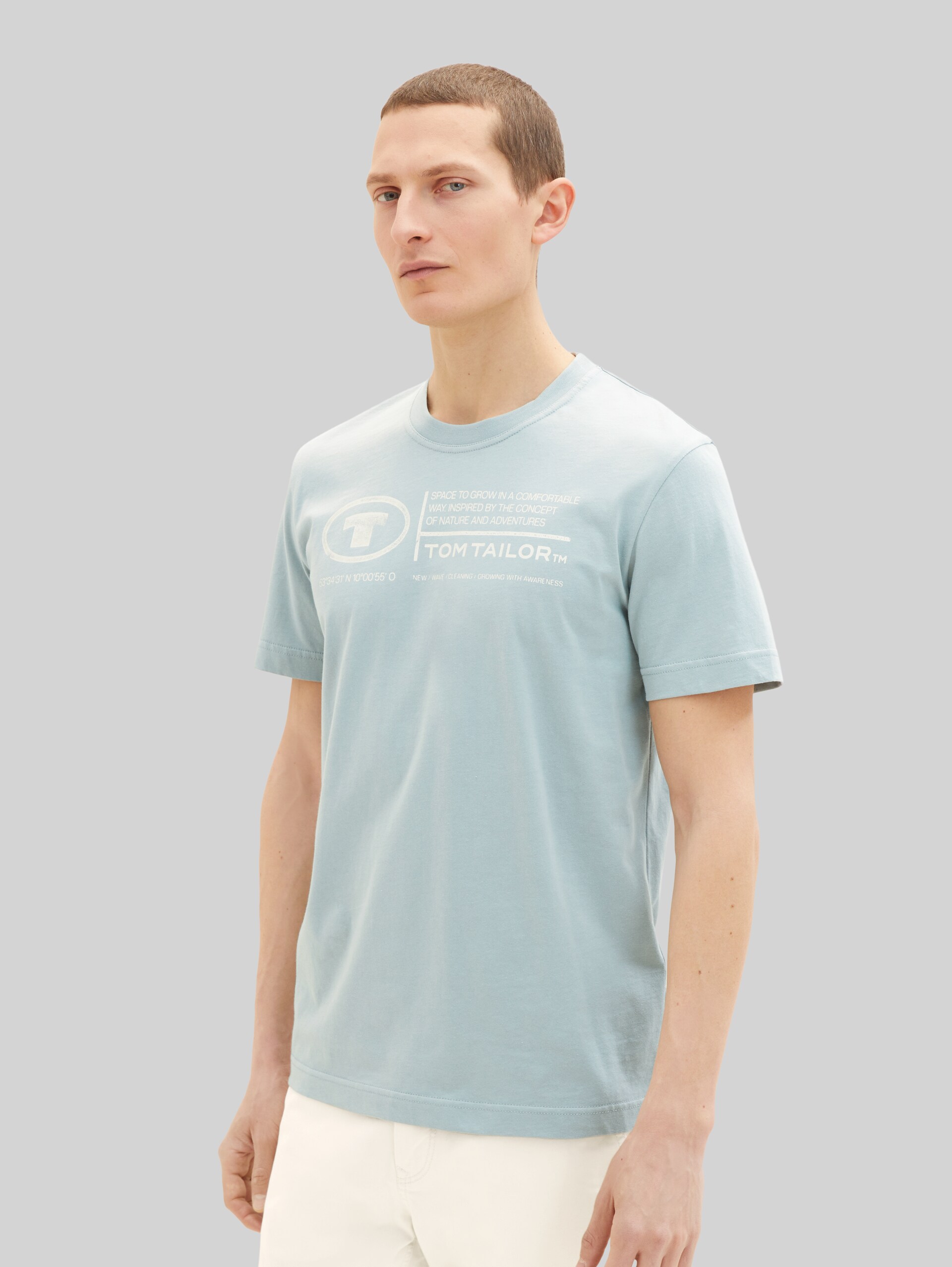 T-shirt met logo print - light ice blue - Nek model vooraanzicht