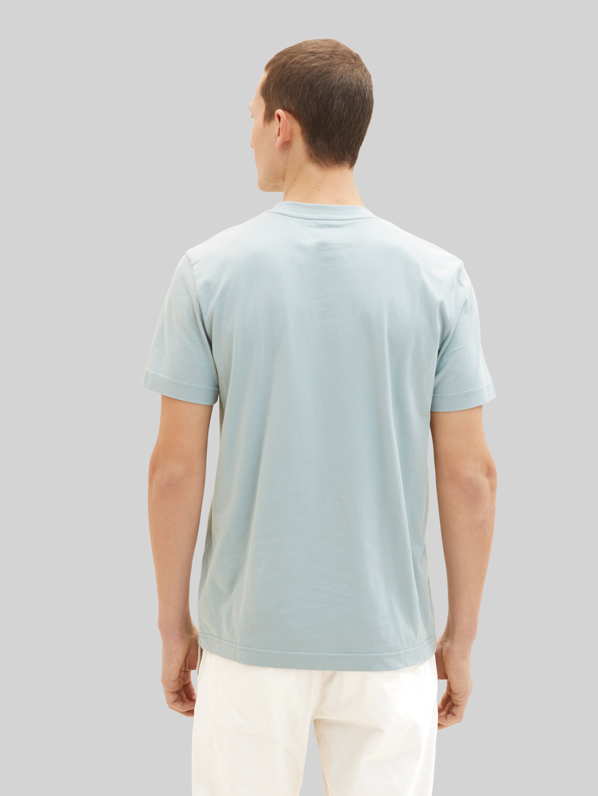 T-shirt met logo print - light ice blue - Neklijn model-achteraanzicht