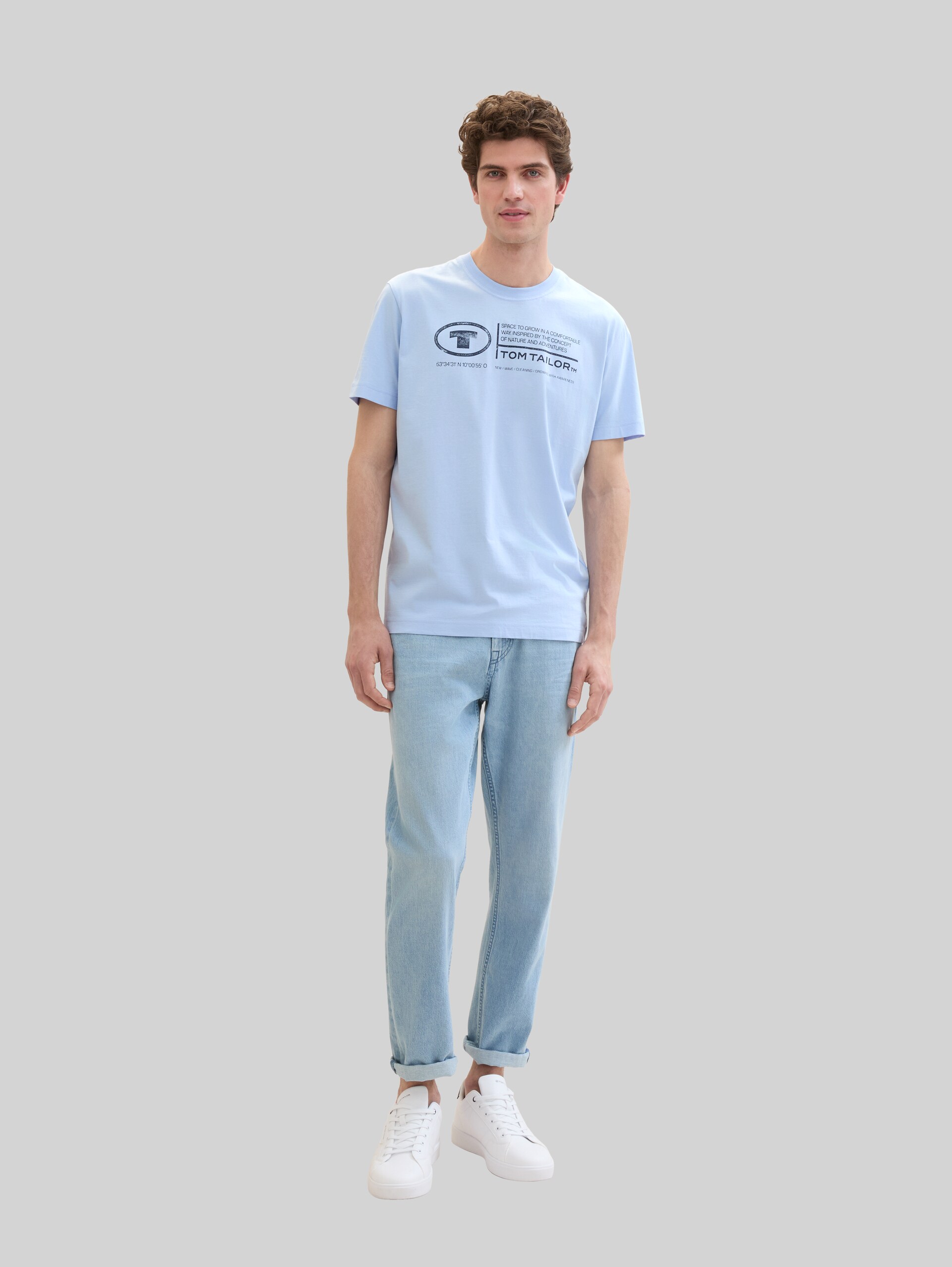 T-shirt with a logo print - windsurf blue - Model front view