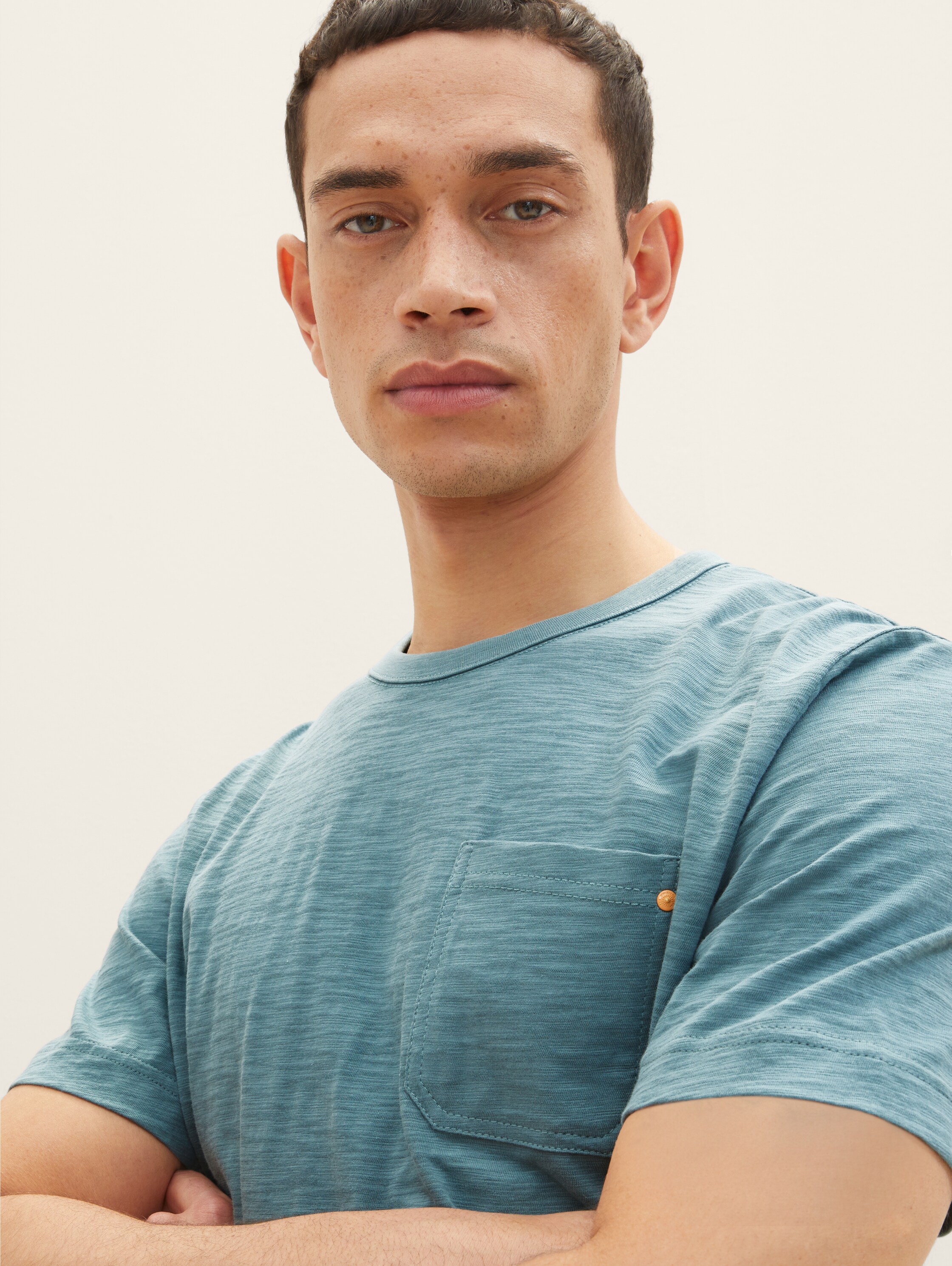 T-shirt aspect chiné - deep bluish green - Vue détaillée du modèle