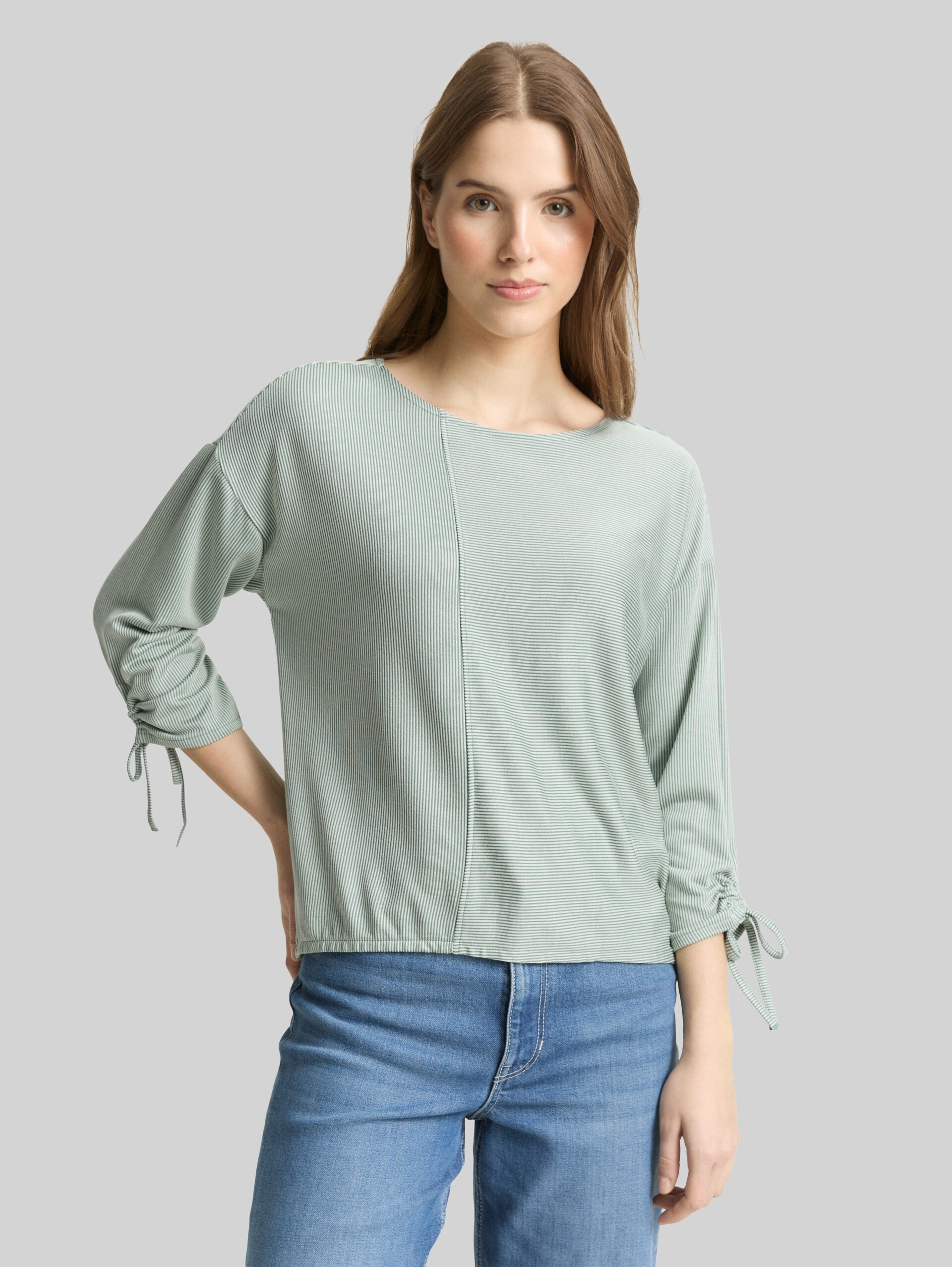 Loose-fit long-sleeved top with gathered sleeves - small tonal matchagreen stripe - Neckline model front view
