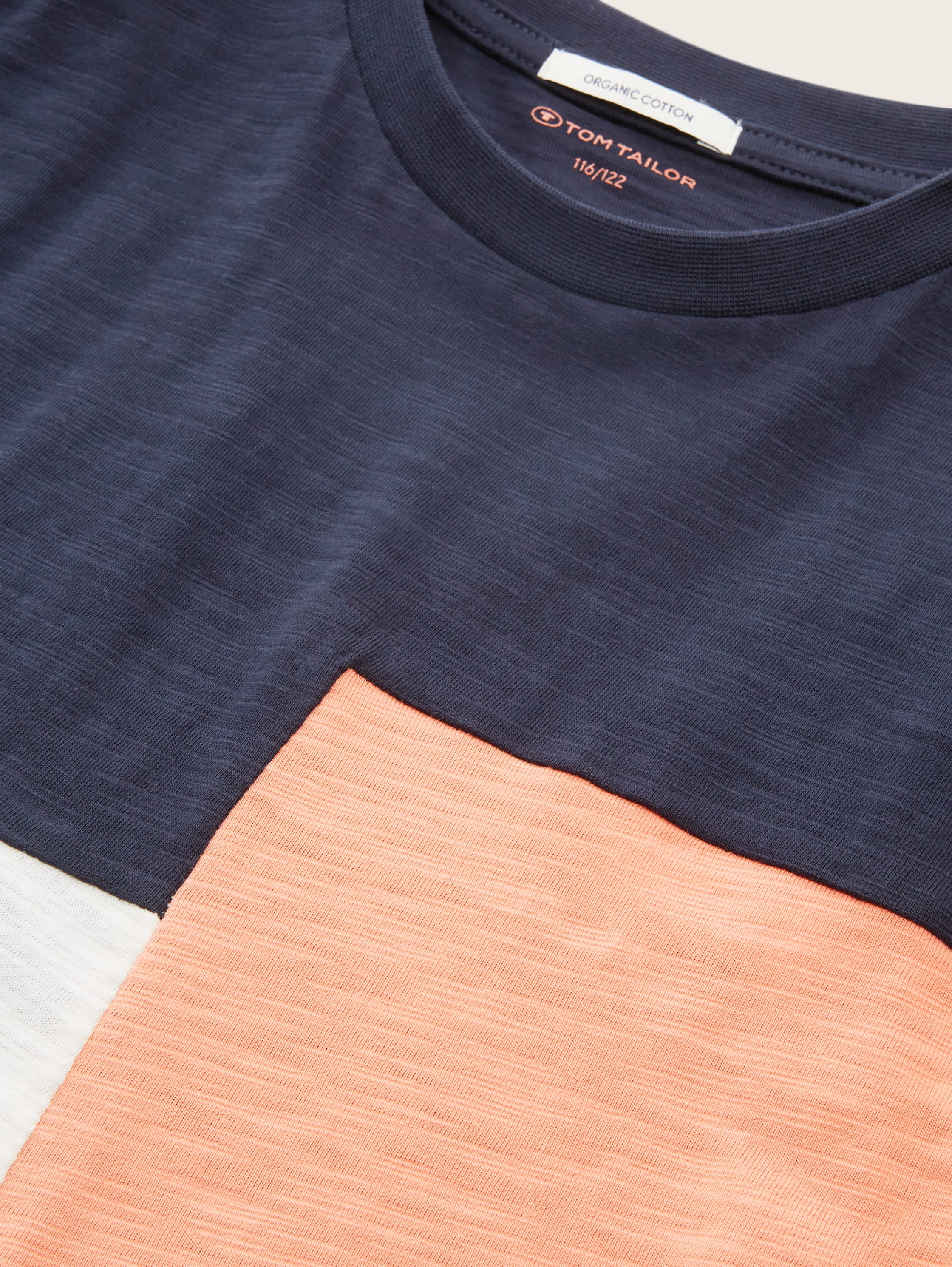 mehrfarbiges T-Shirt - sky captain blue - Detail-Model-Ansicht