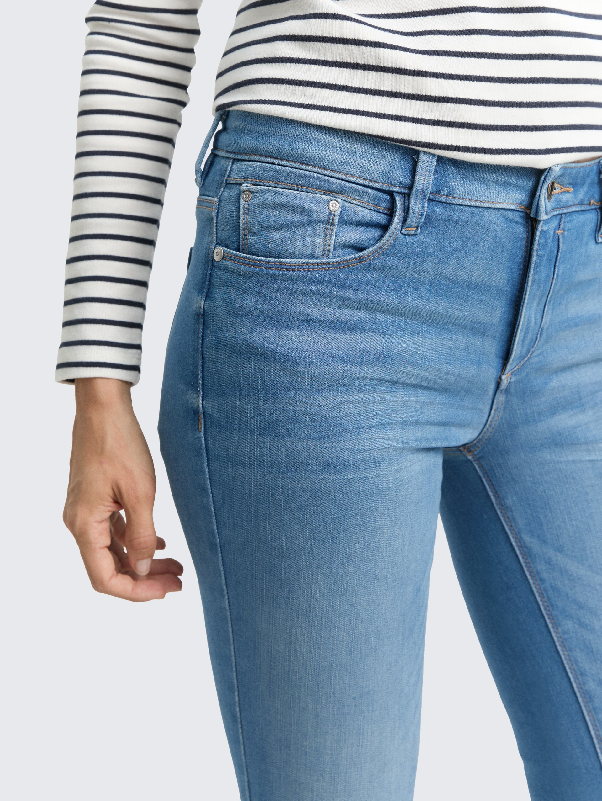 TTALEXA SKINNY Jeans - mid stone wash denim - Detail-Model-Ansicht