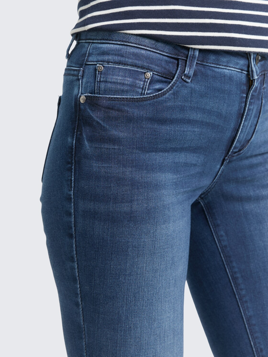 TTALEXA SKINNY Jeans - dark stone wash denim - Detail-Model-Ansicht