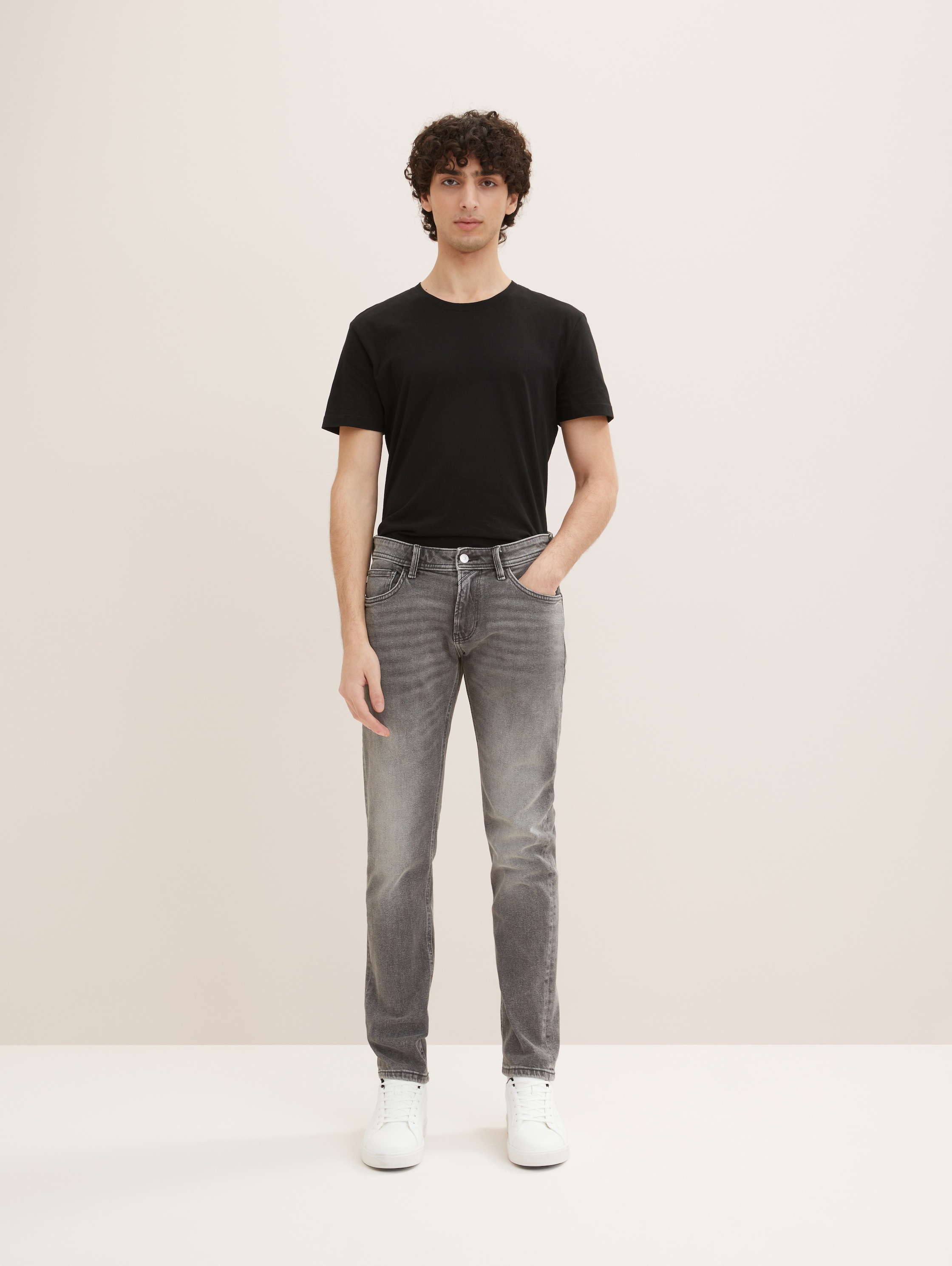 Jean TTPIERS slim - used light stone grey denim - Vue de face du modèle