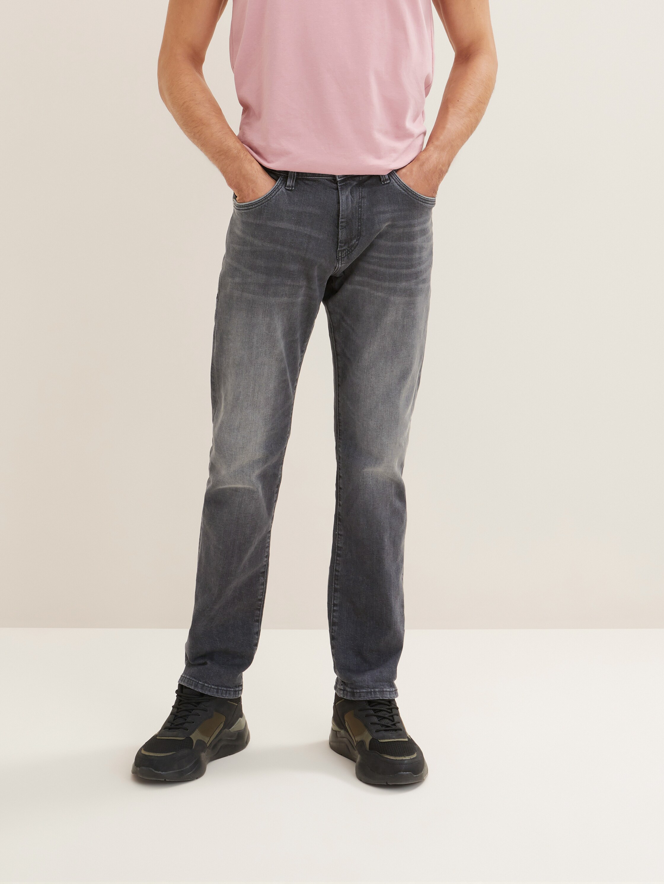 TTMARVIN Straight Jeans - used mid stone grey denim - Ausschnitt Model-Vorderansicht