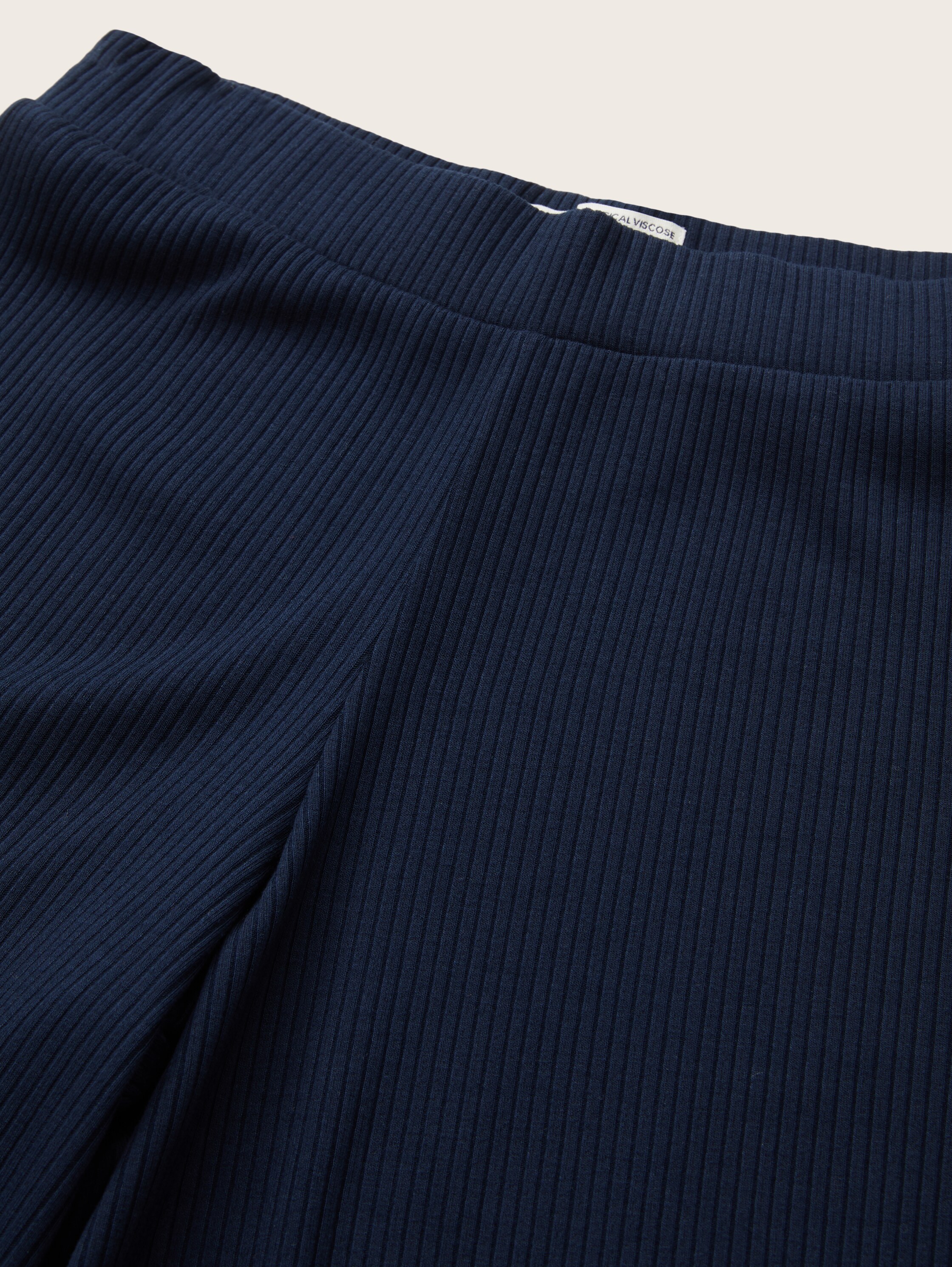 Hose mit Rippstruktur - 3