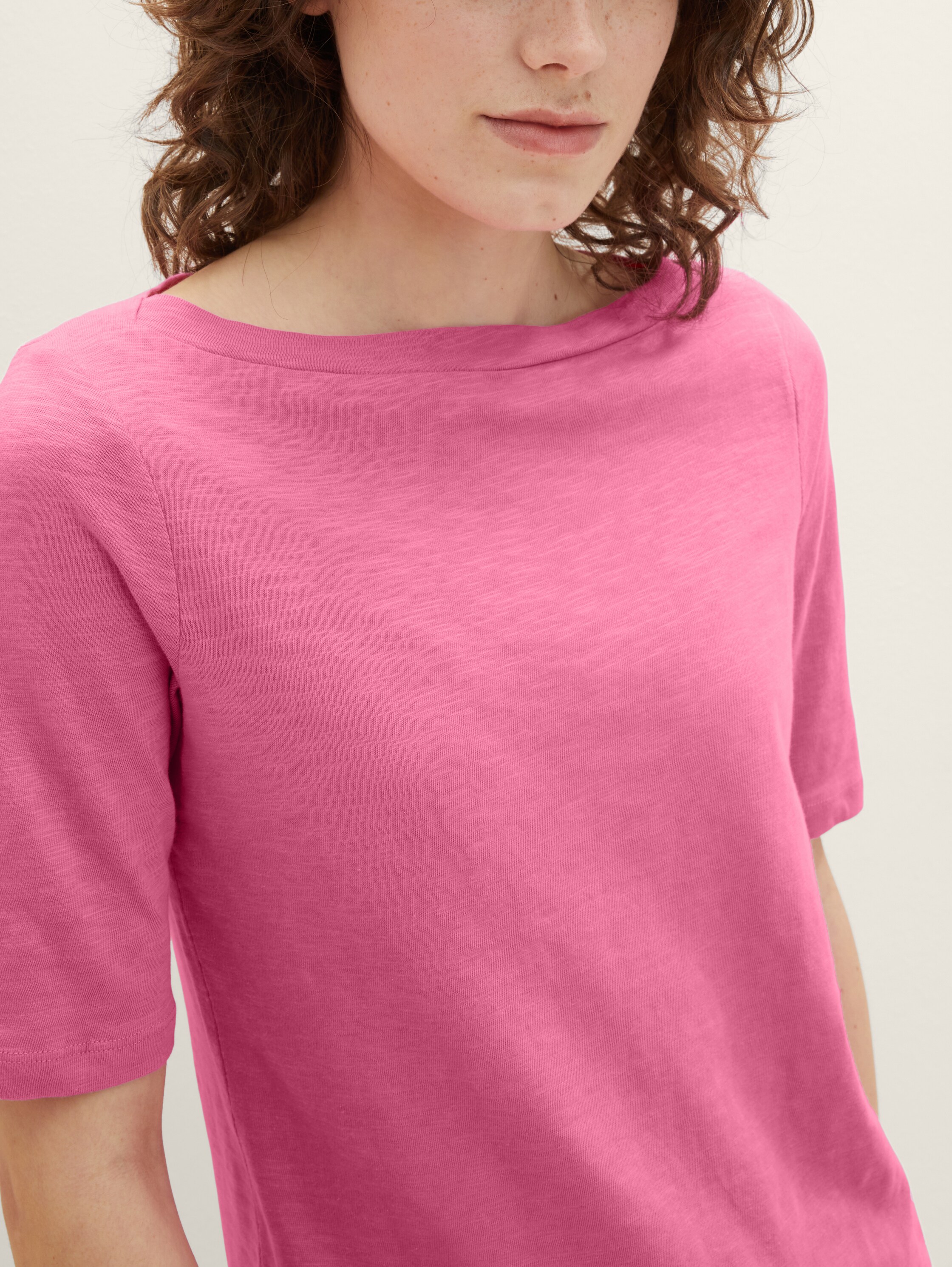 Basic T-shirt - nouveau pink - Detail model view