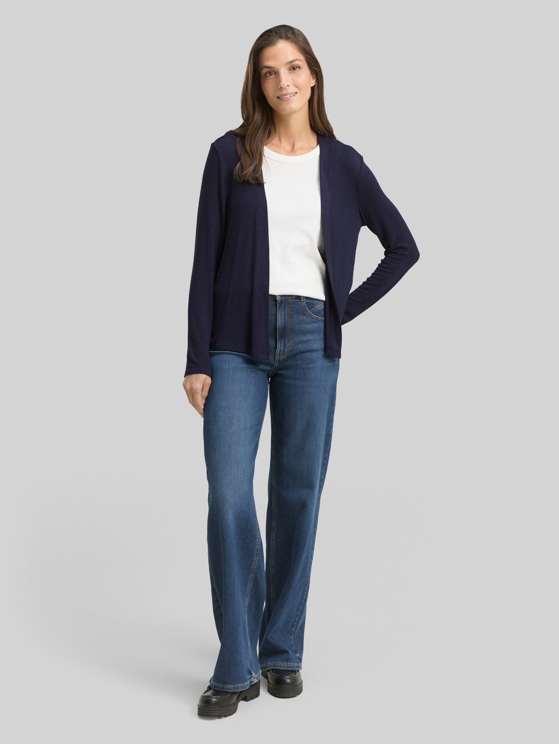 Basic cardigan - sky captain blue - Model front view
