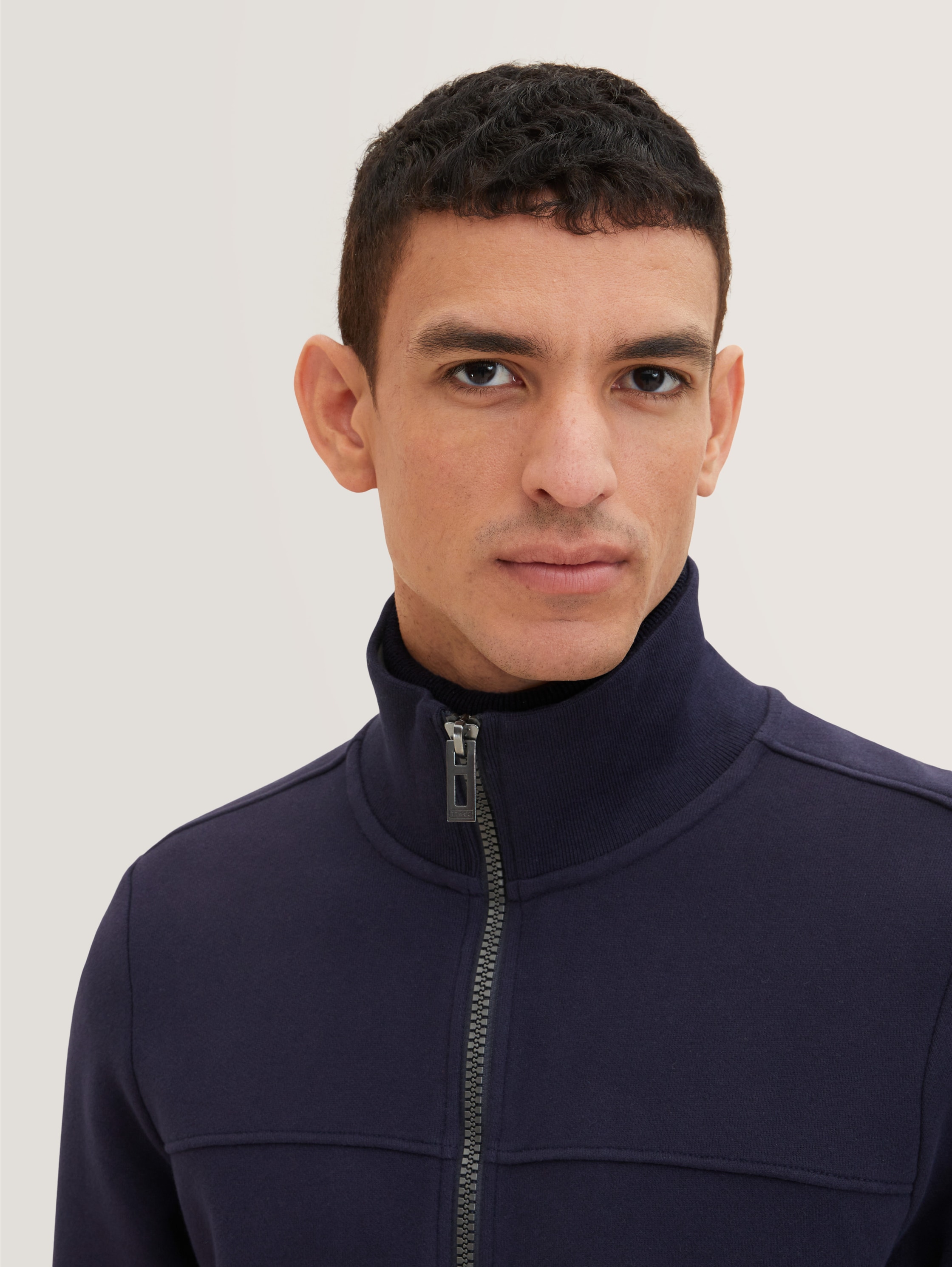 Sweatjacke mit Ziernaht - knitted_navy - 