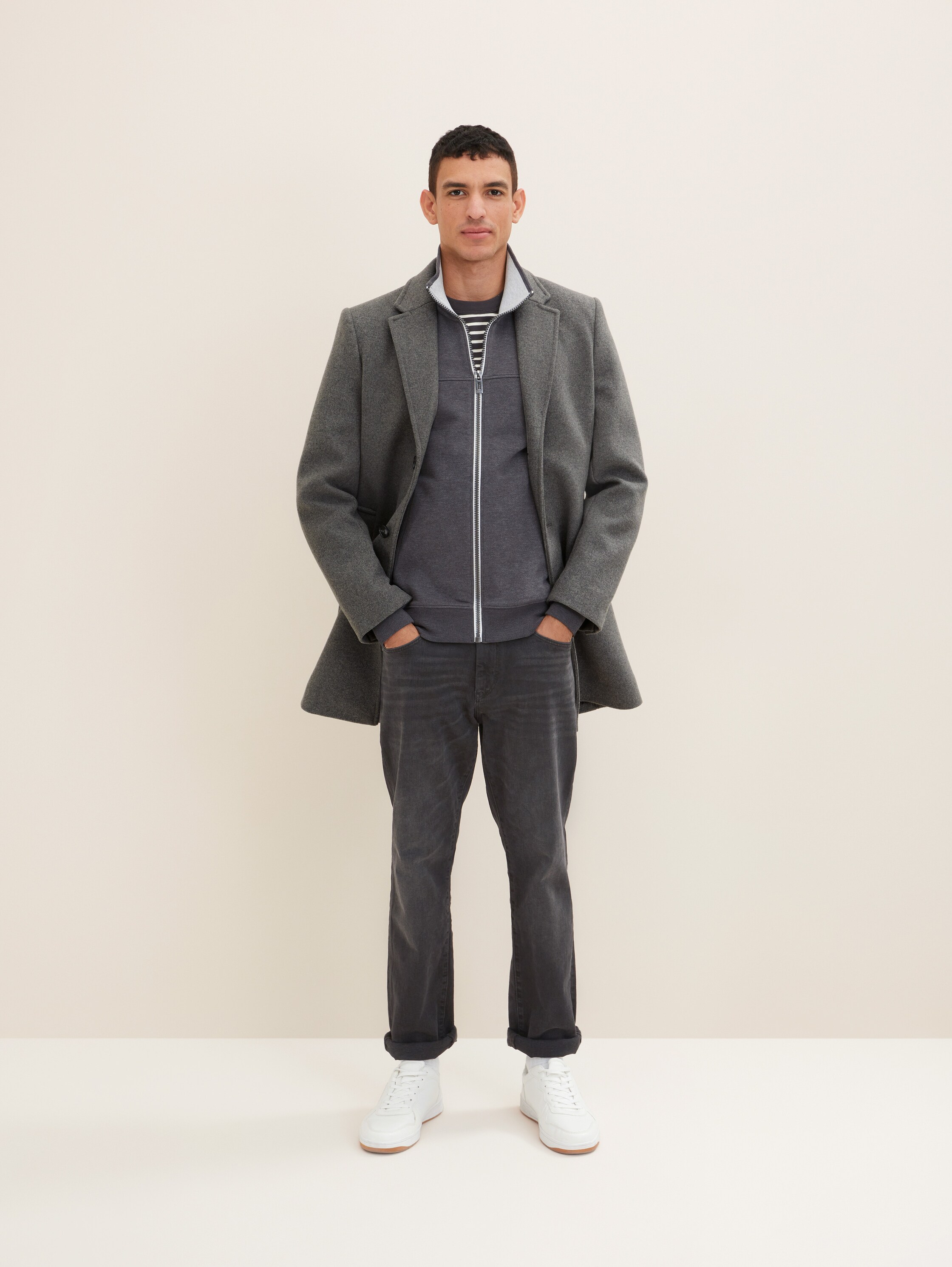 Sweatjacke mit Ziernaht - 2