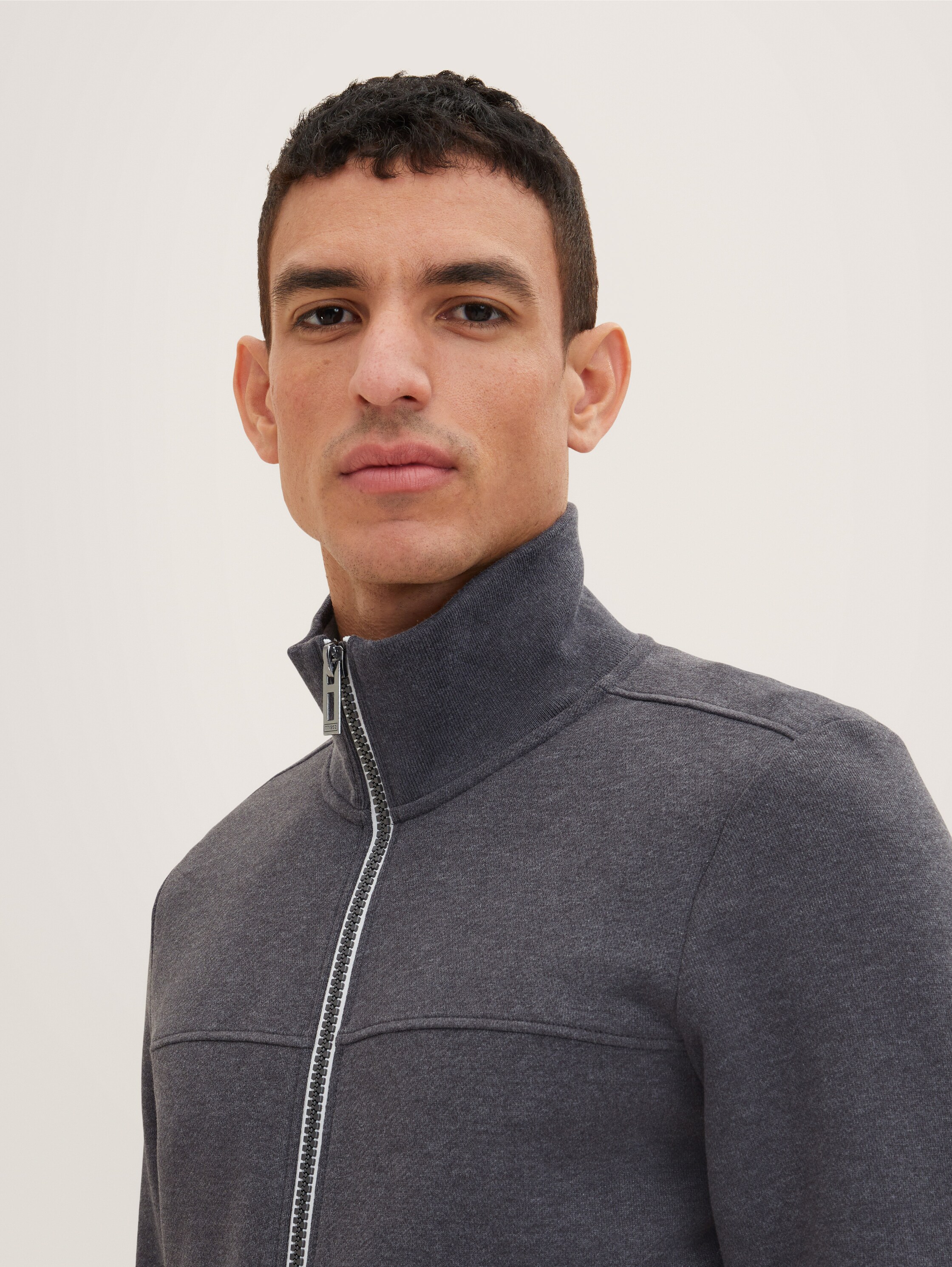 Sweatjacke mit Ziernaht - 6