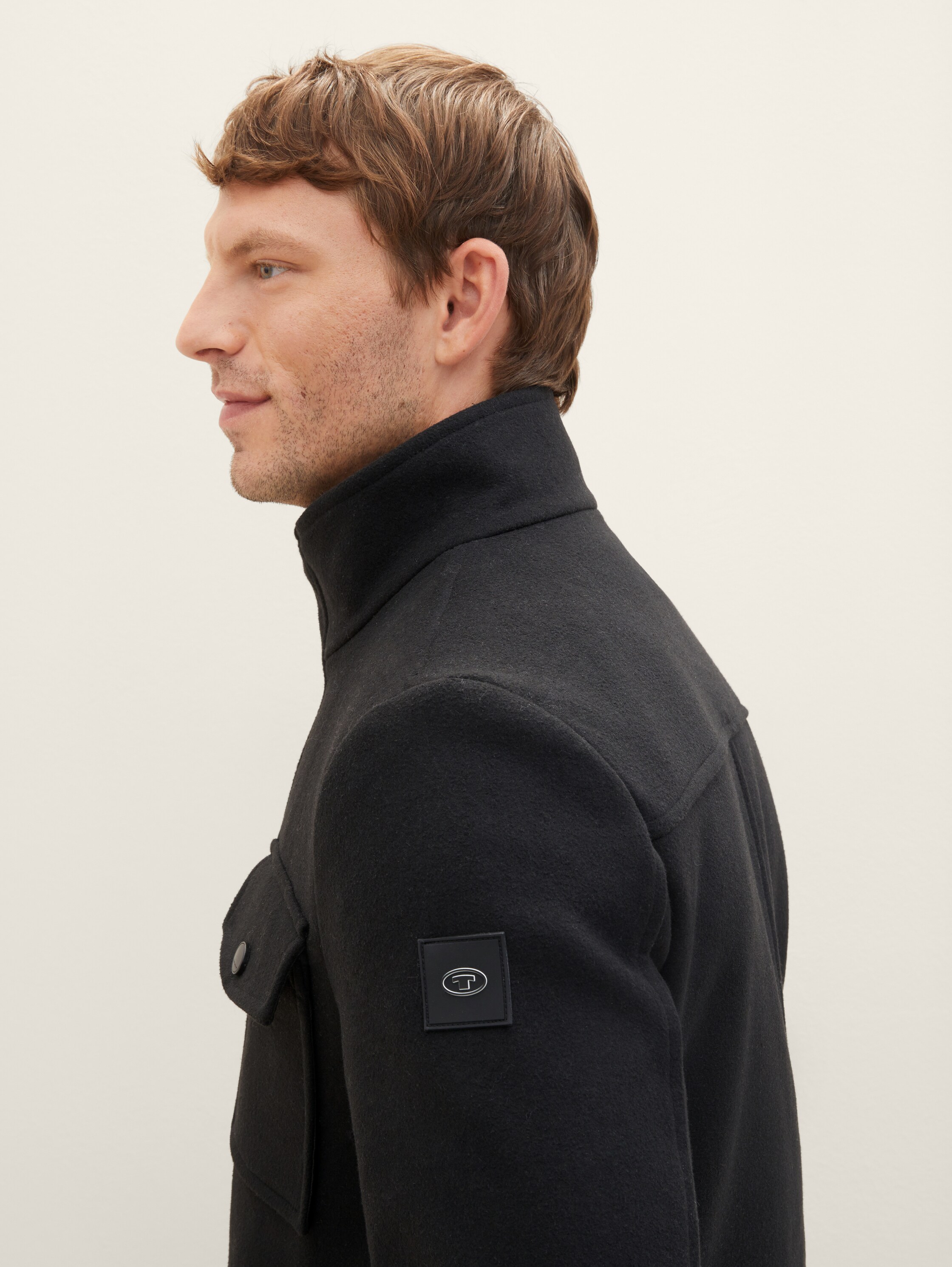 2-in-1 Jacke - Black - Detail-Model-Ansicht