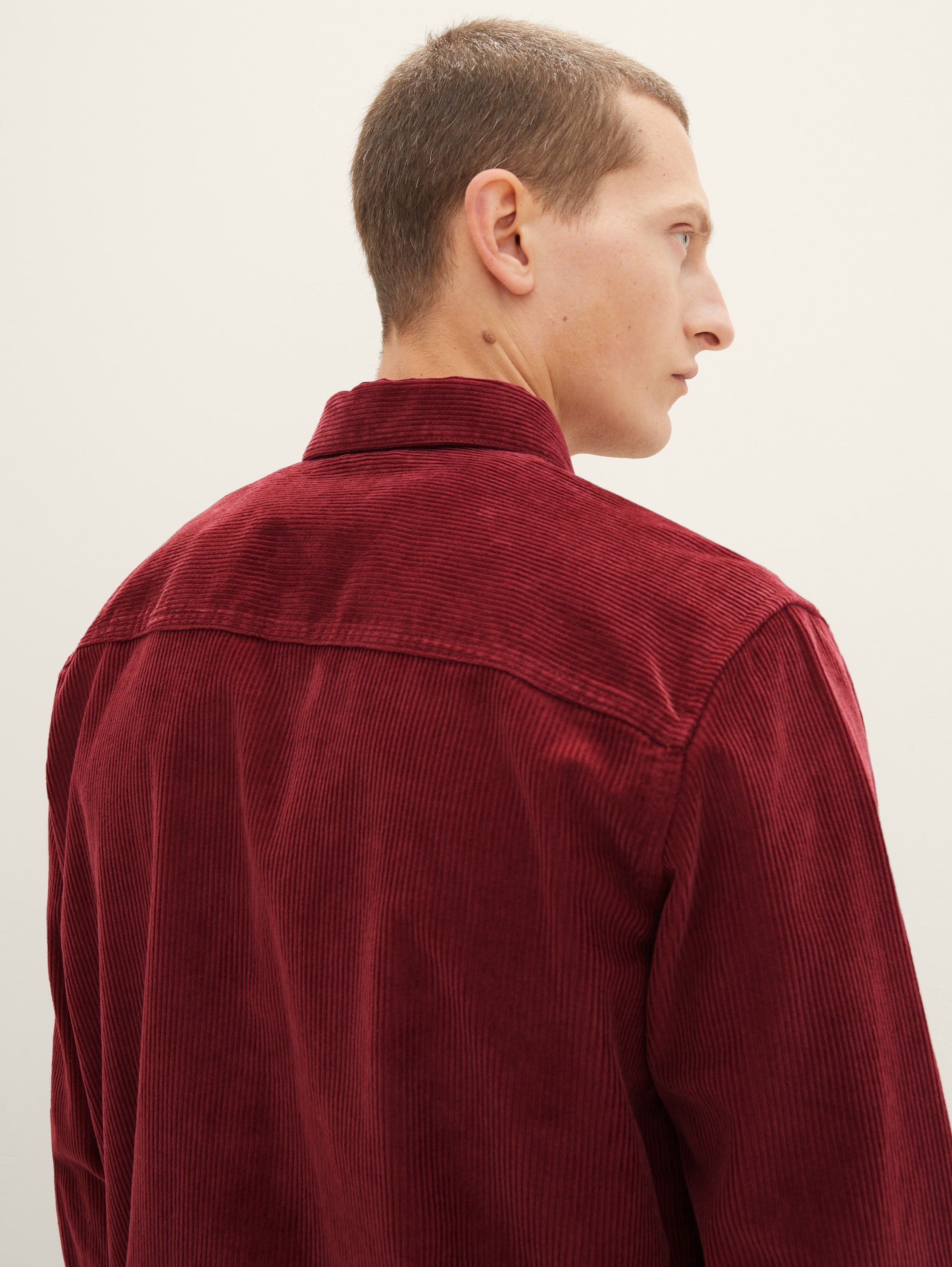 shirt jacket made of corduroy - burned bordeaux red - Detail model view