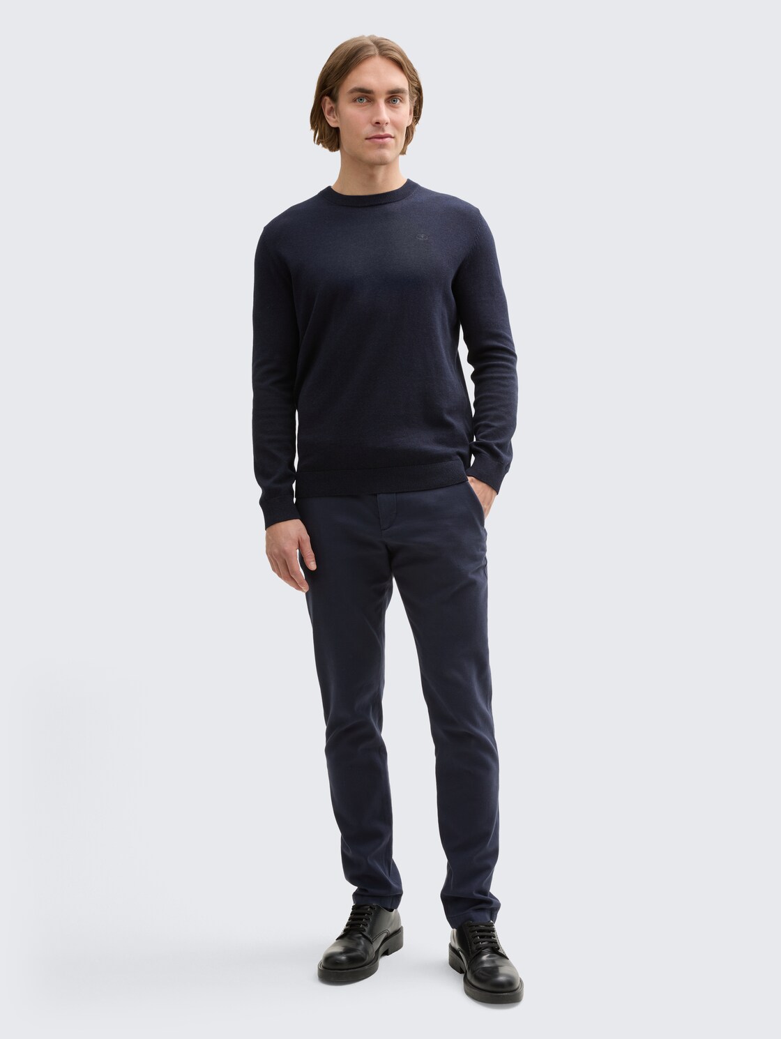 TTTRAVIS SLIM Chino Hose mit Gürtel - navy zig zag structure - Model-Vorderansicht