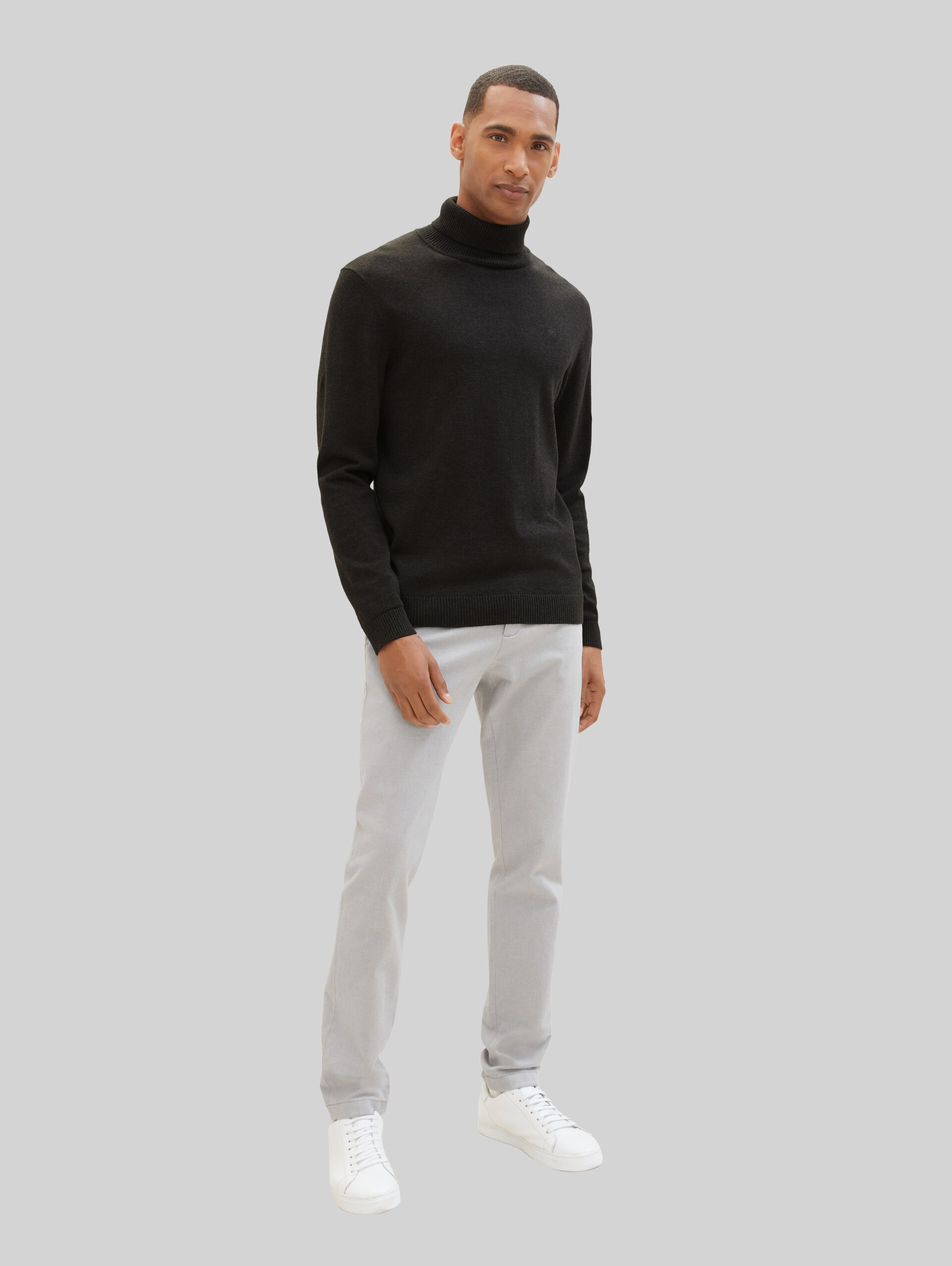 TTTRAVIS SLIM chino met riem - white grey zig zag structure - Model vooraanzicht