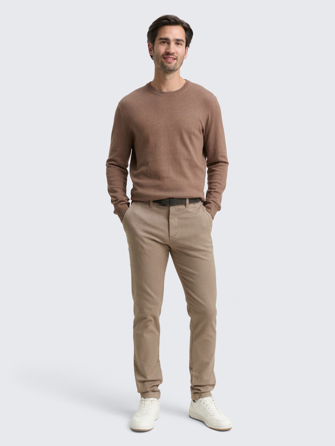 TTTRAVIS SLIM Chino Hose mit Gürtel - beige brown zig zag structure - Model-Vorderansicht