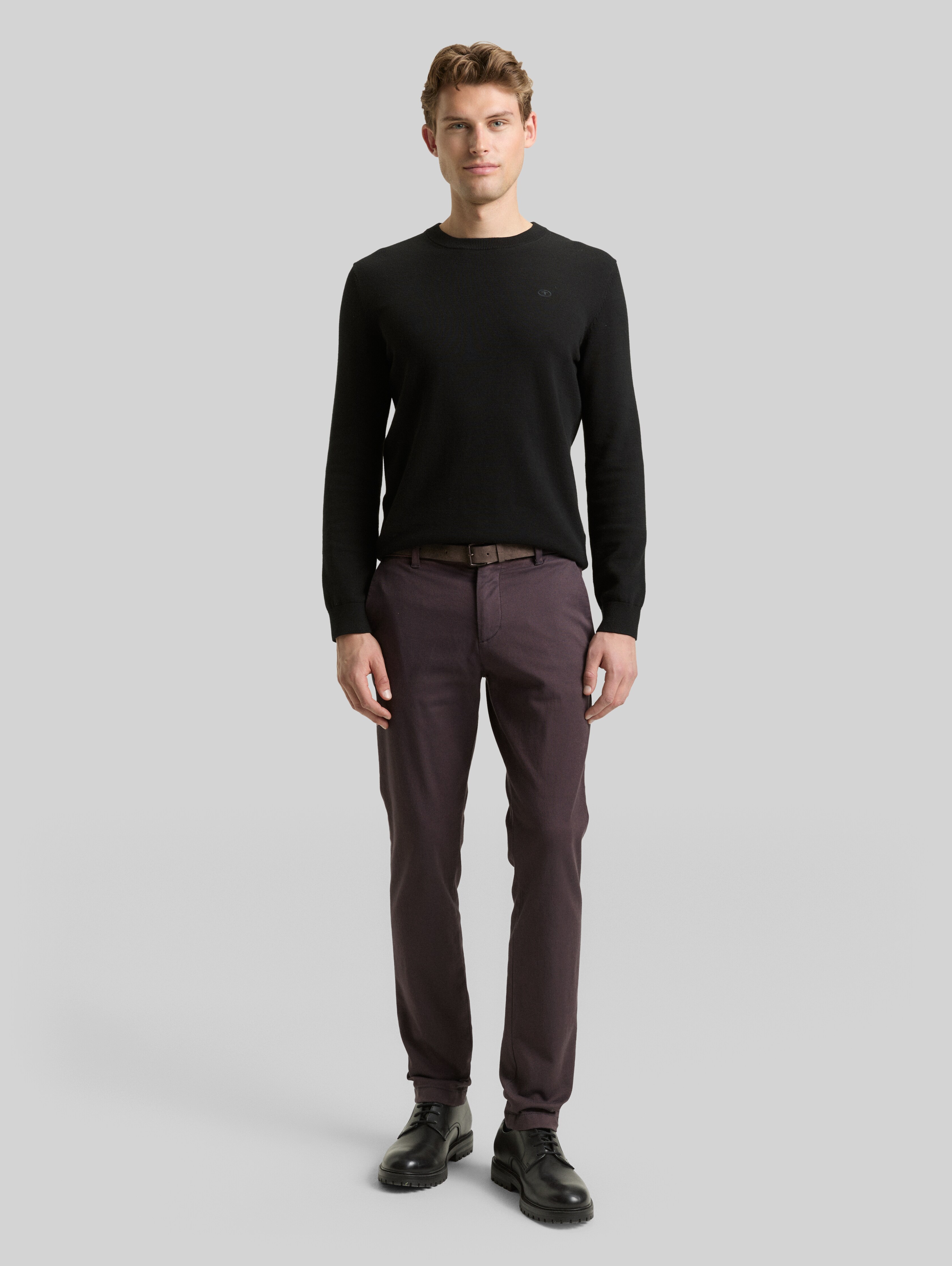 TTTRAVIS SLIM chinos with belt in brown by Tom Tailor