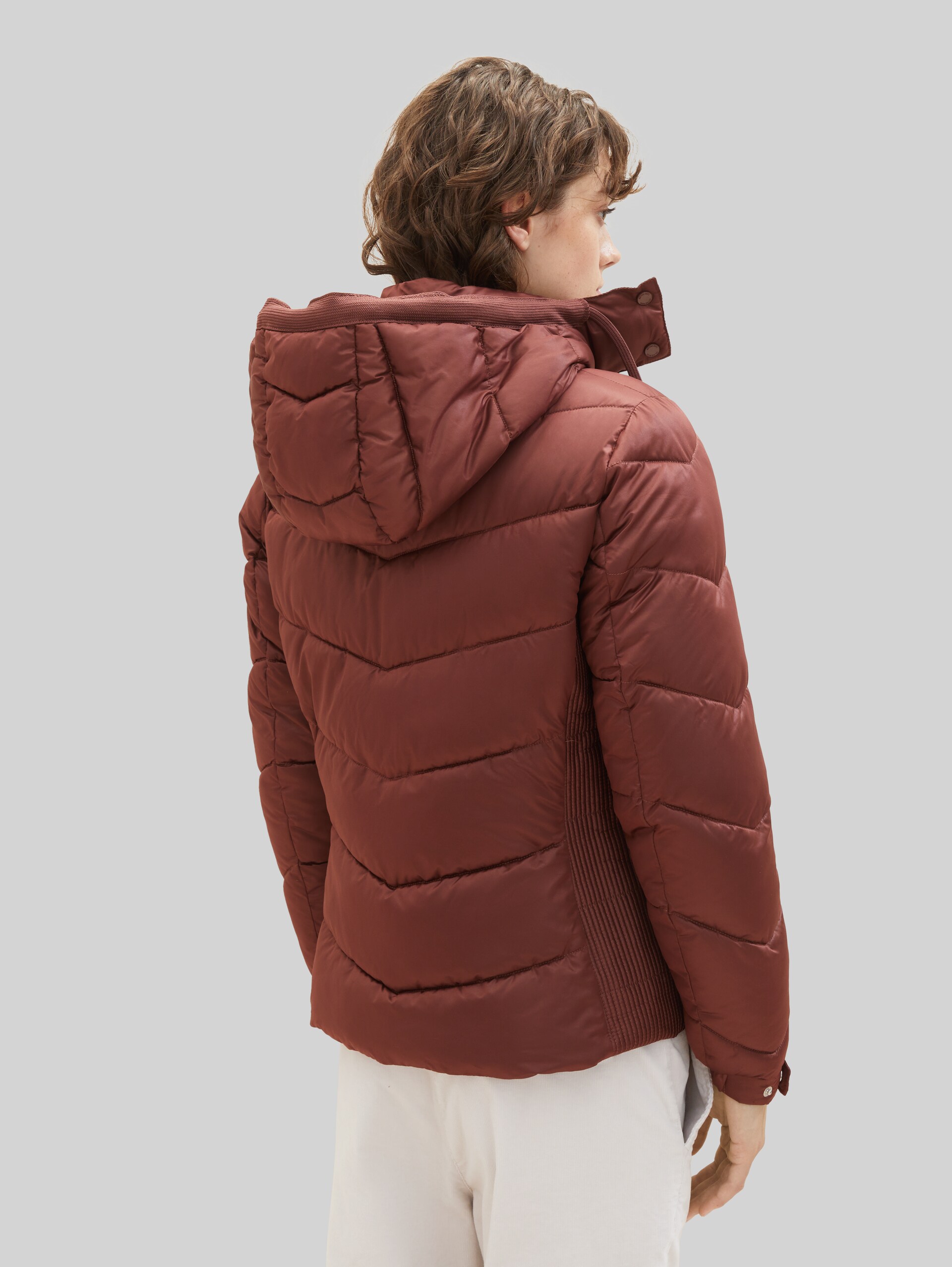 Doudoune comportant du polyester recyclé - raisin - Vue arrière du modèle
