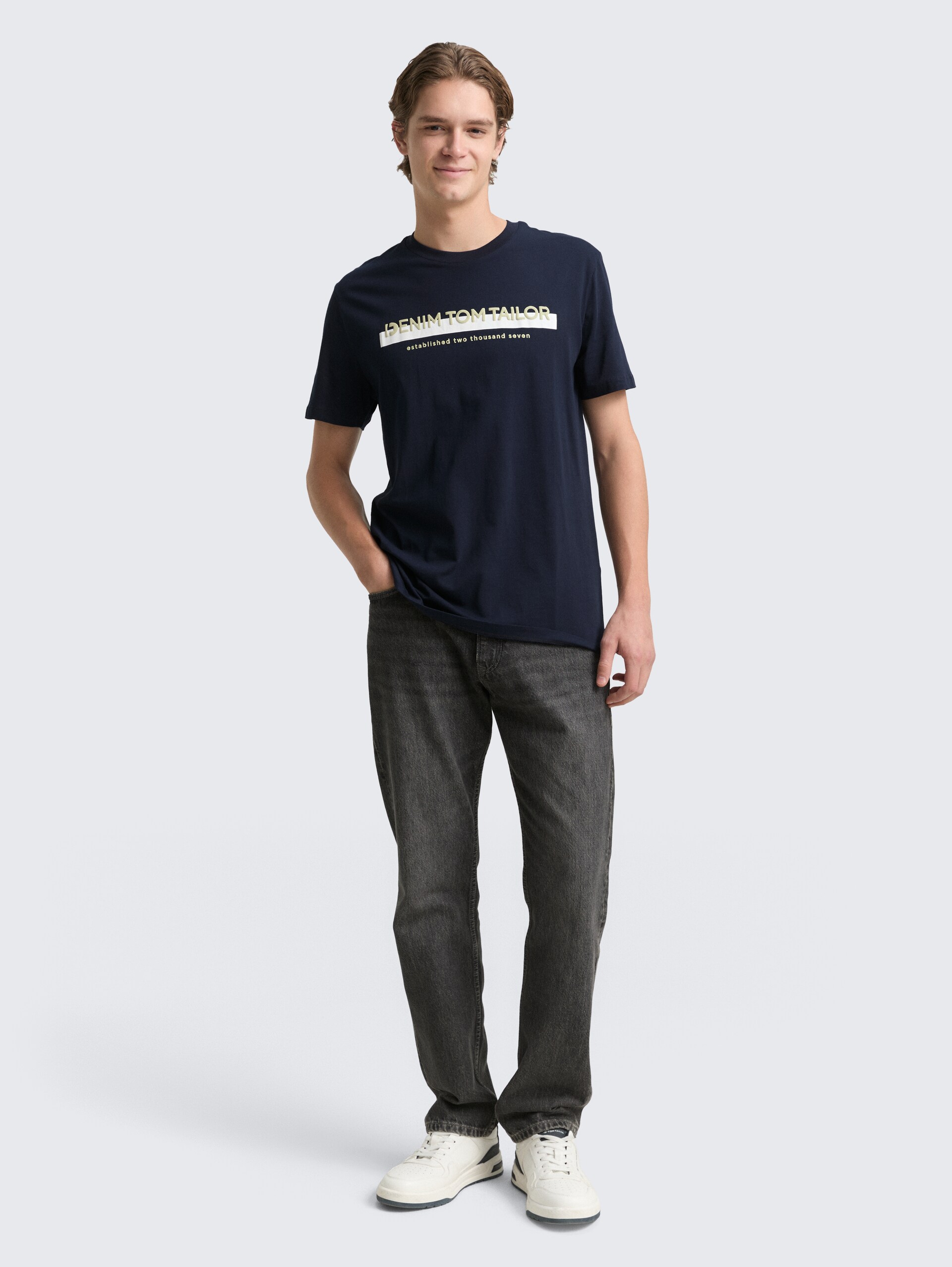 T-Shirt mit Logo-Print - sky captain blue - Model-Vorderansicht