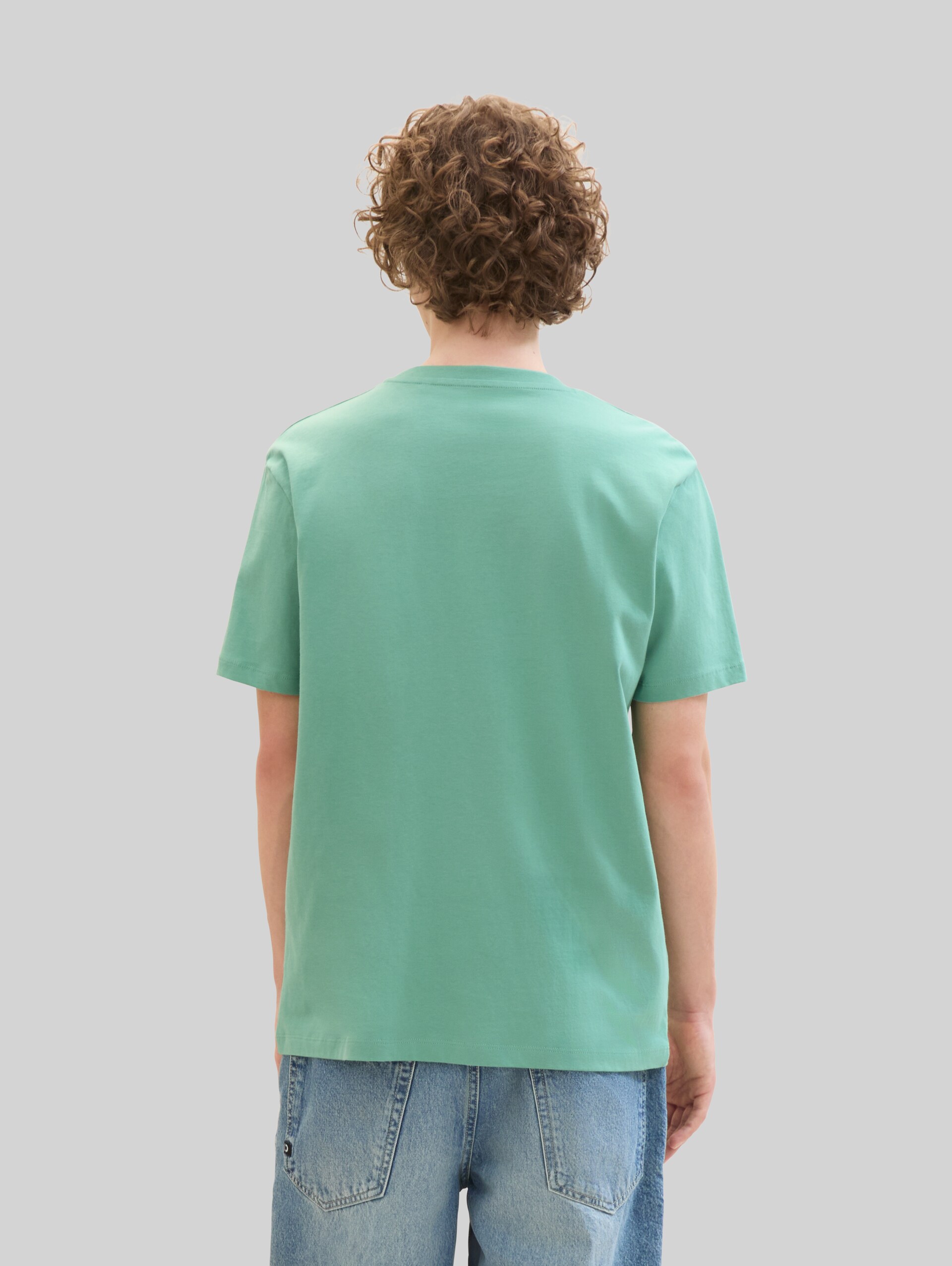 T-shirt with a logo print - Salvia Green - Neckline model-back view