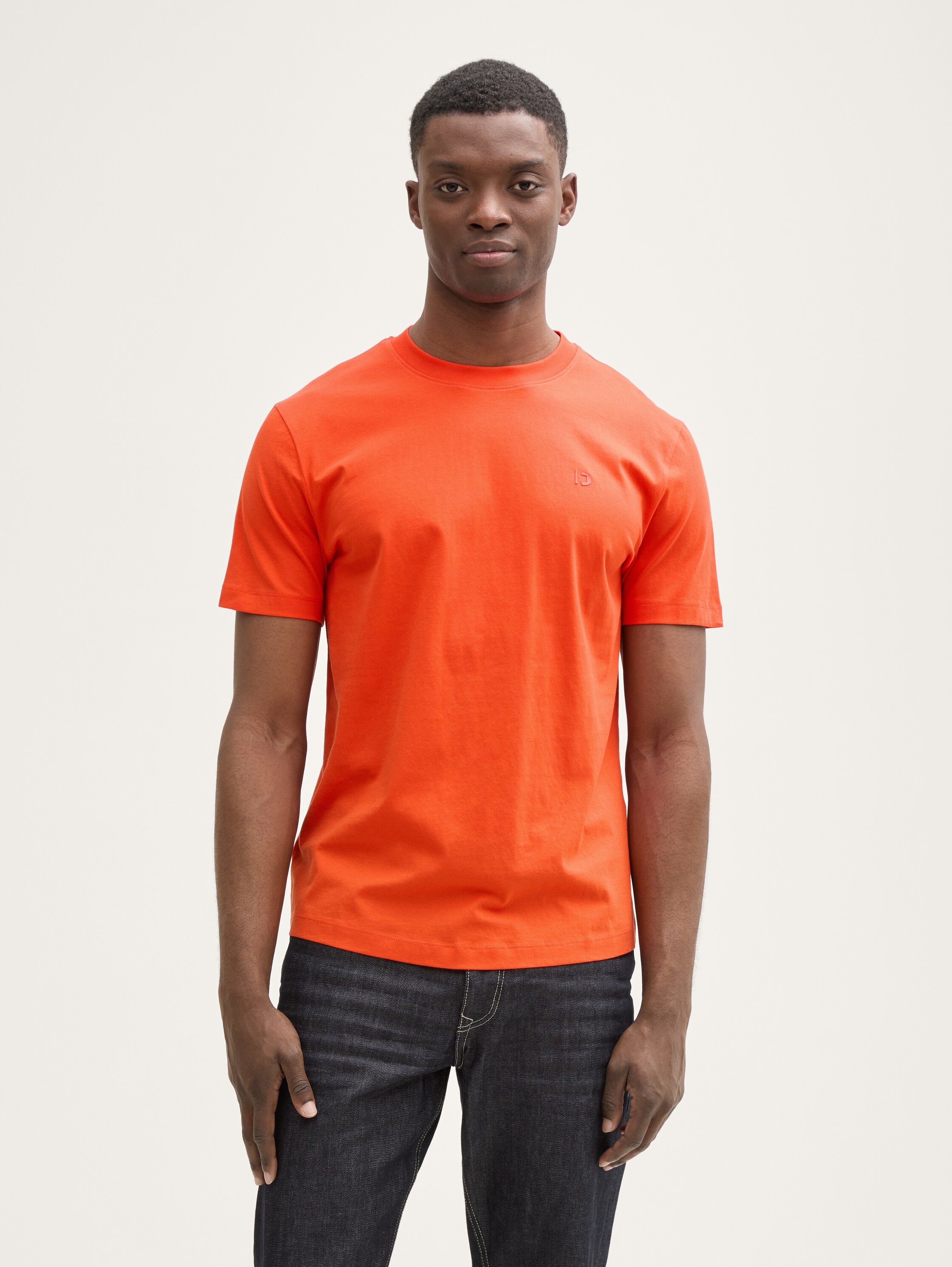 Basic T-Shirt - 1