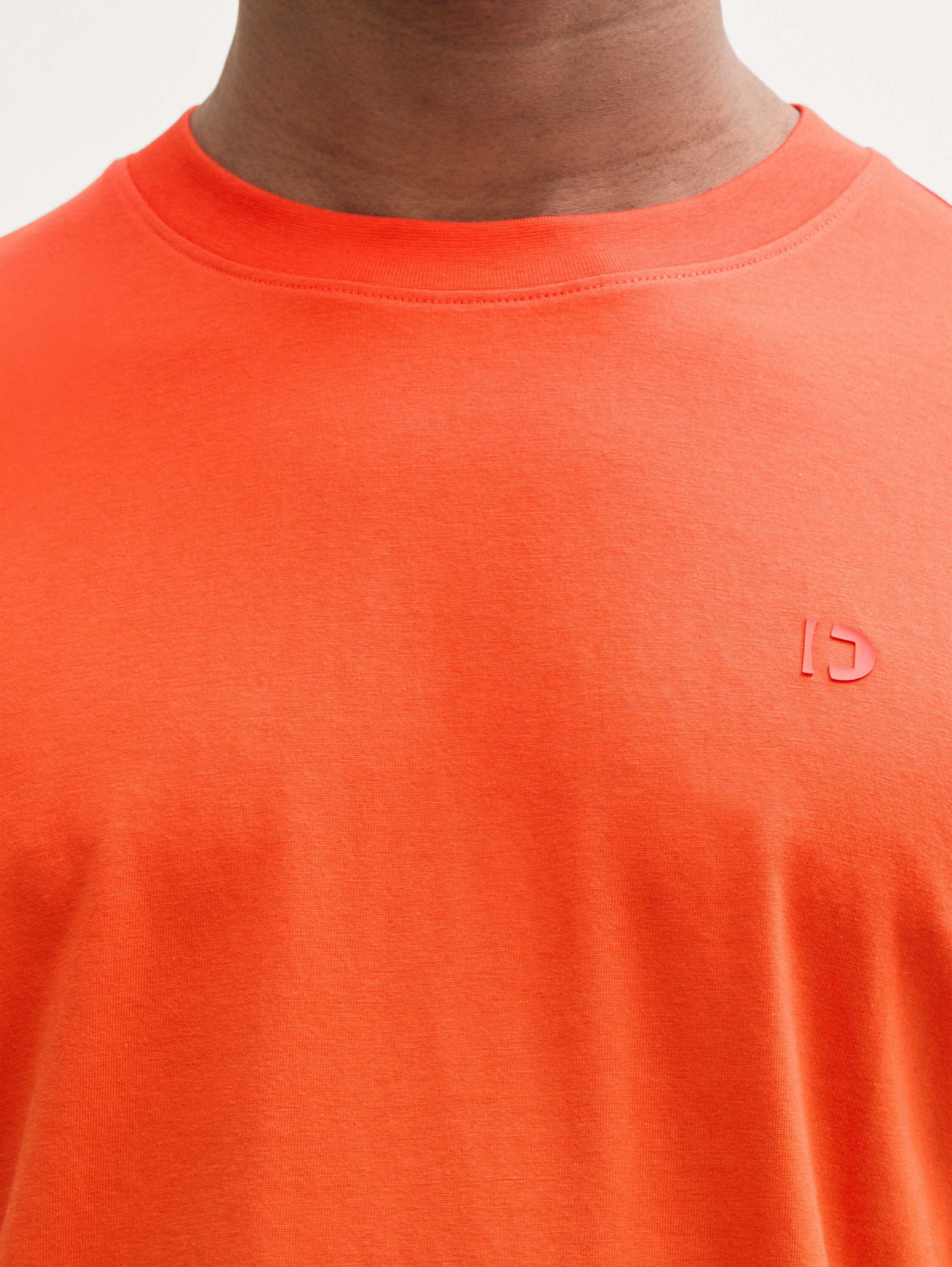 Basic T-Shirt - 4