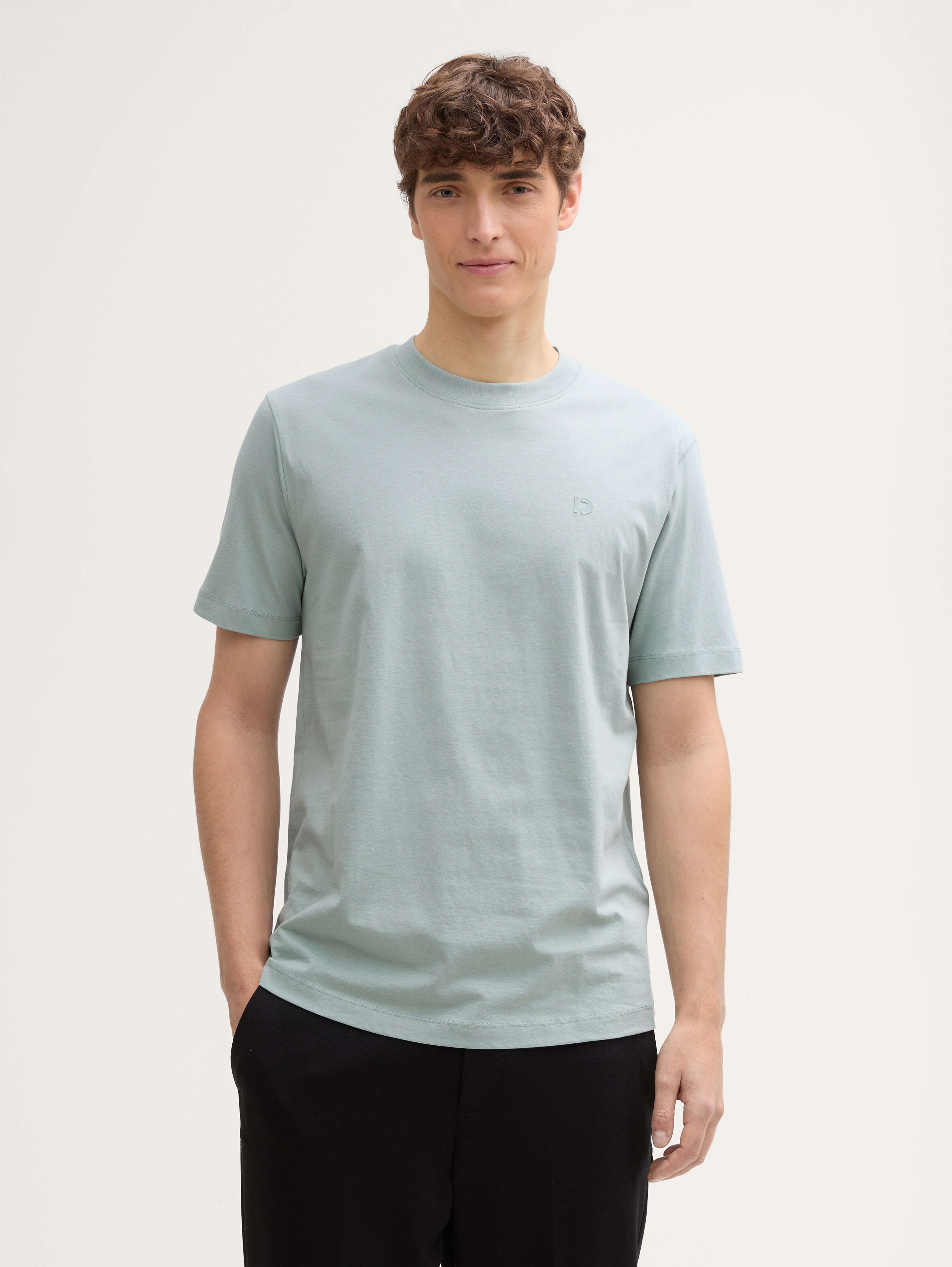 Basic T-Shirt von Denim Male, light ice blue