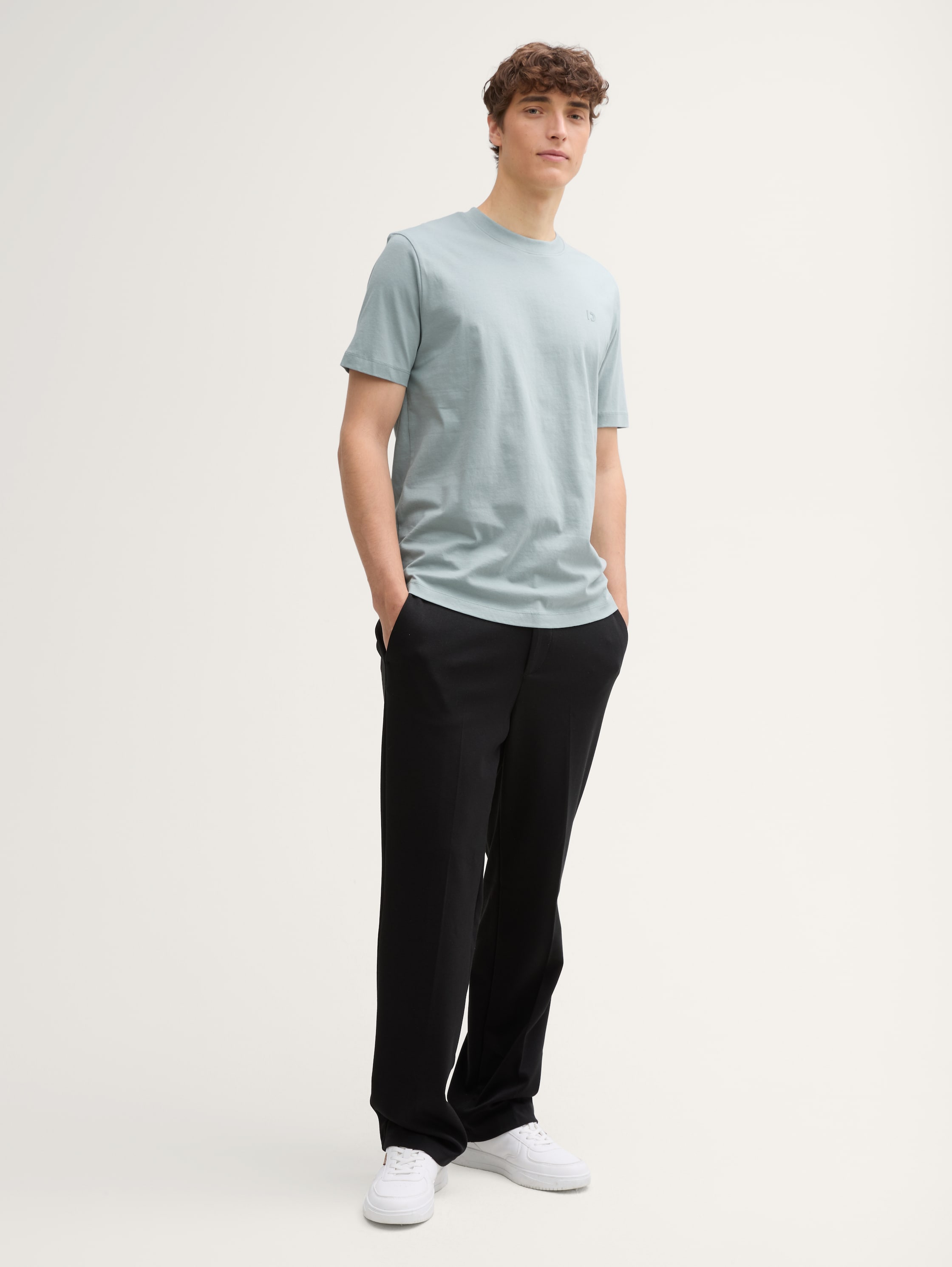 Basic T-Shirt - 0