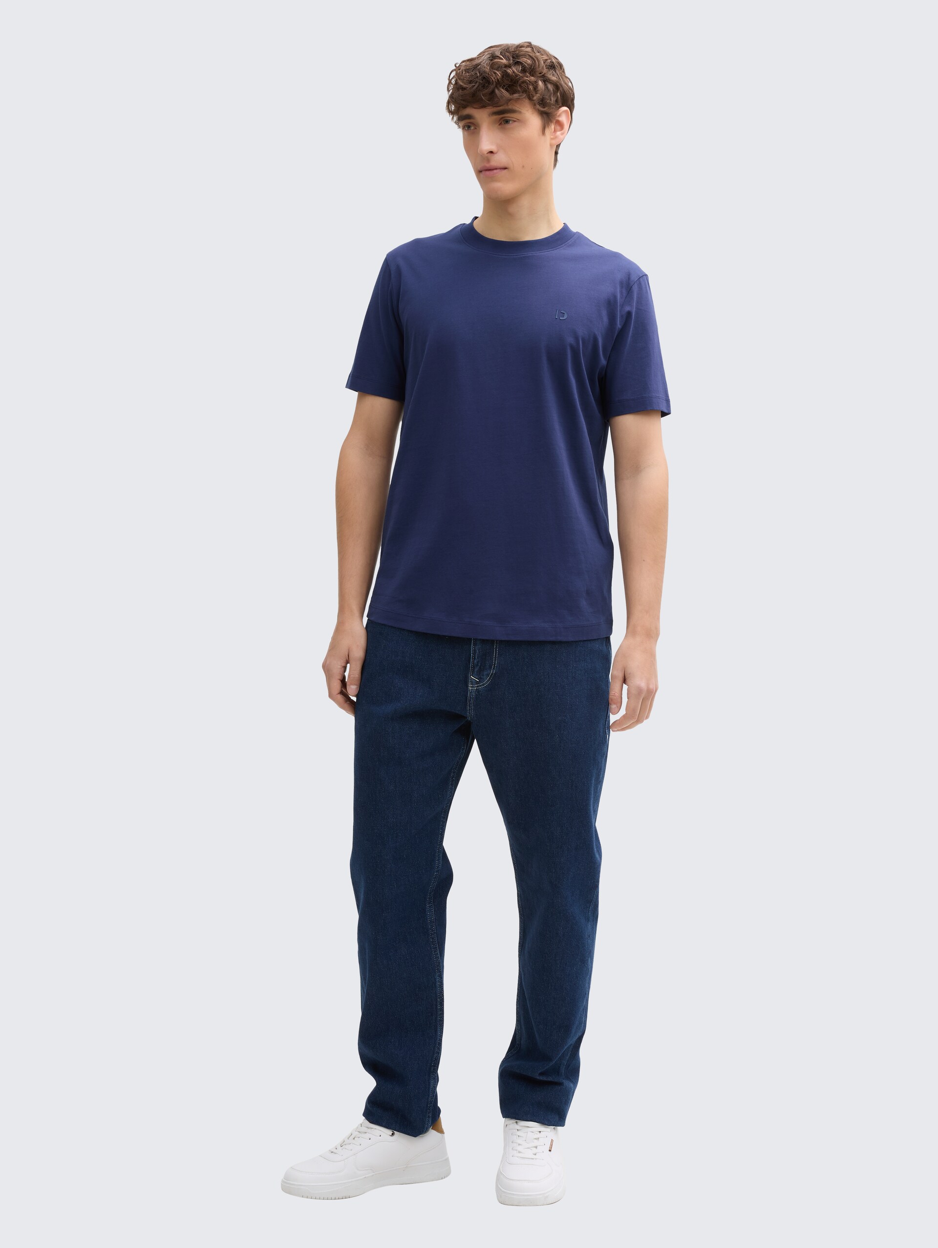 Basic T-Shirt - dark blueberry - Model-Vorderansicht