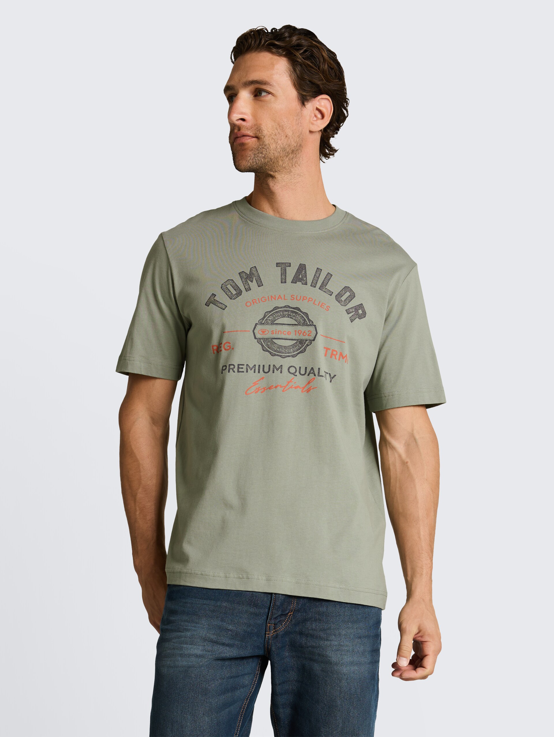 T-shirt avec logo imprimé - Greyish Shadow Olive - Découpe Vue de face du modèle