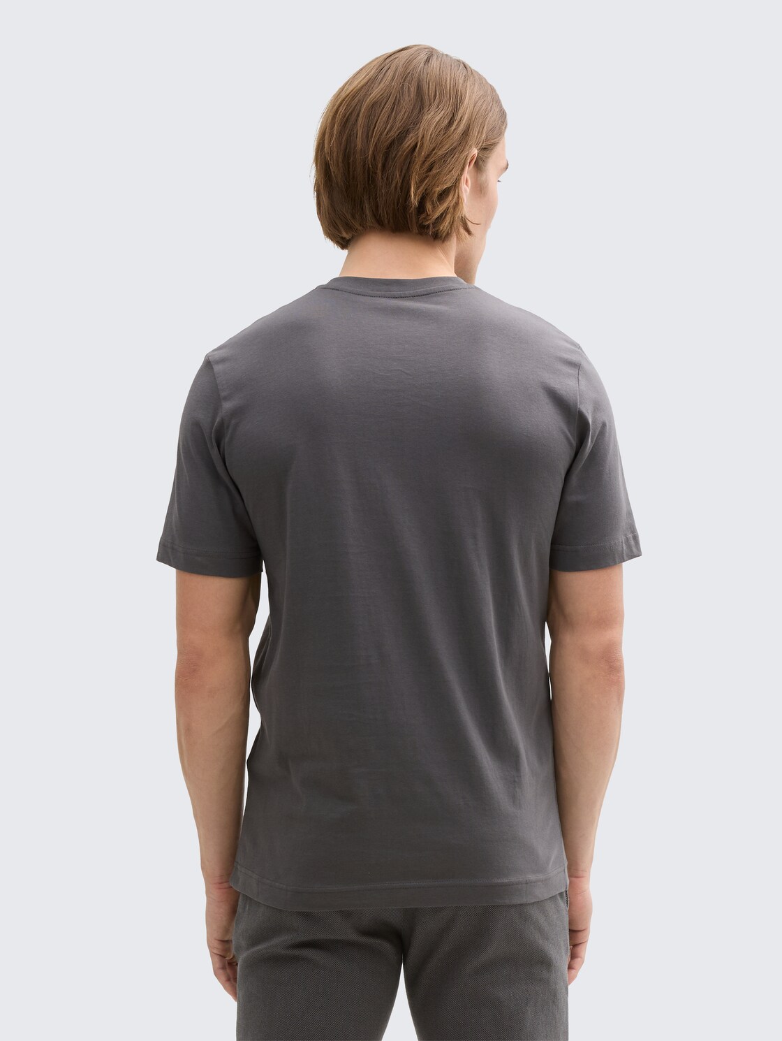 T-Shirt mit Logo-Print - Tarmac Grey - Auschnitt Model-Rückansicht