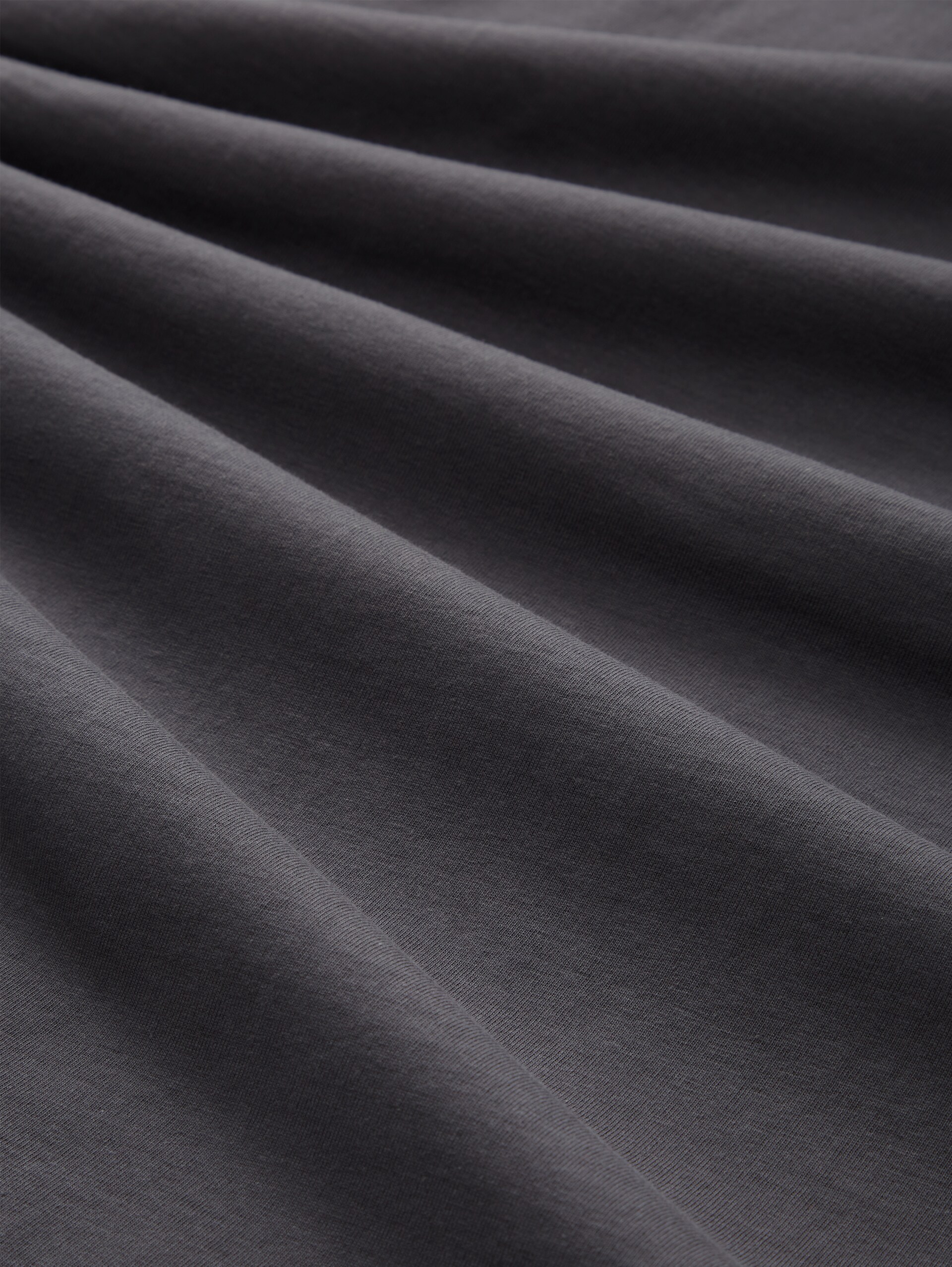 T-Shirt mit Logo-Print - Tarmac Grey - Material-Ansicht