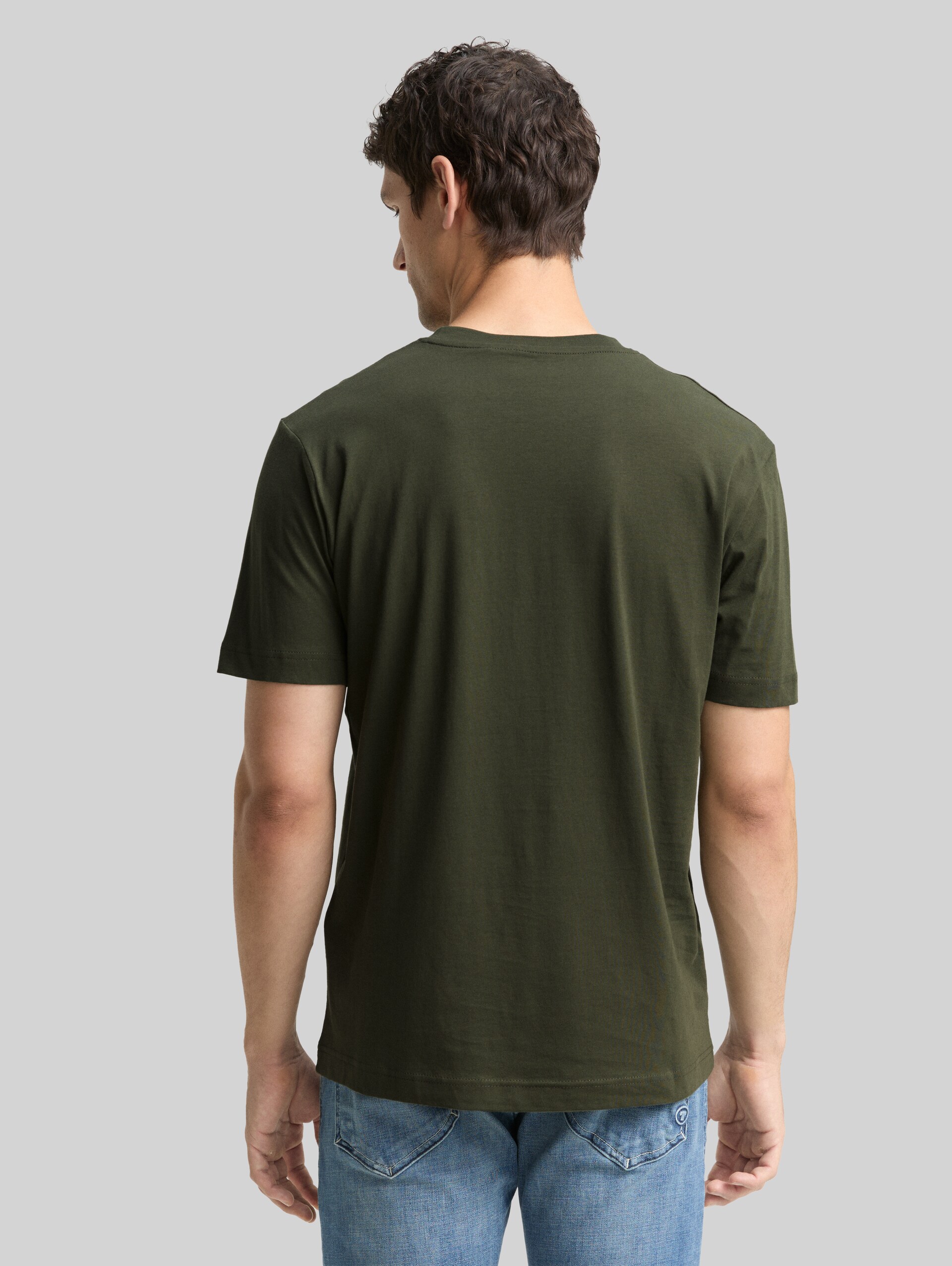 T-shirt with logo print - Deep Forest Green - Neckline model-back view