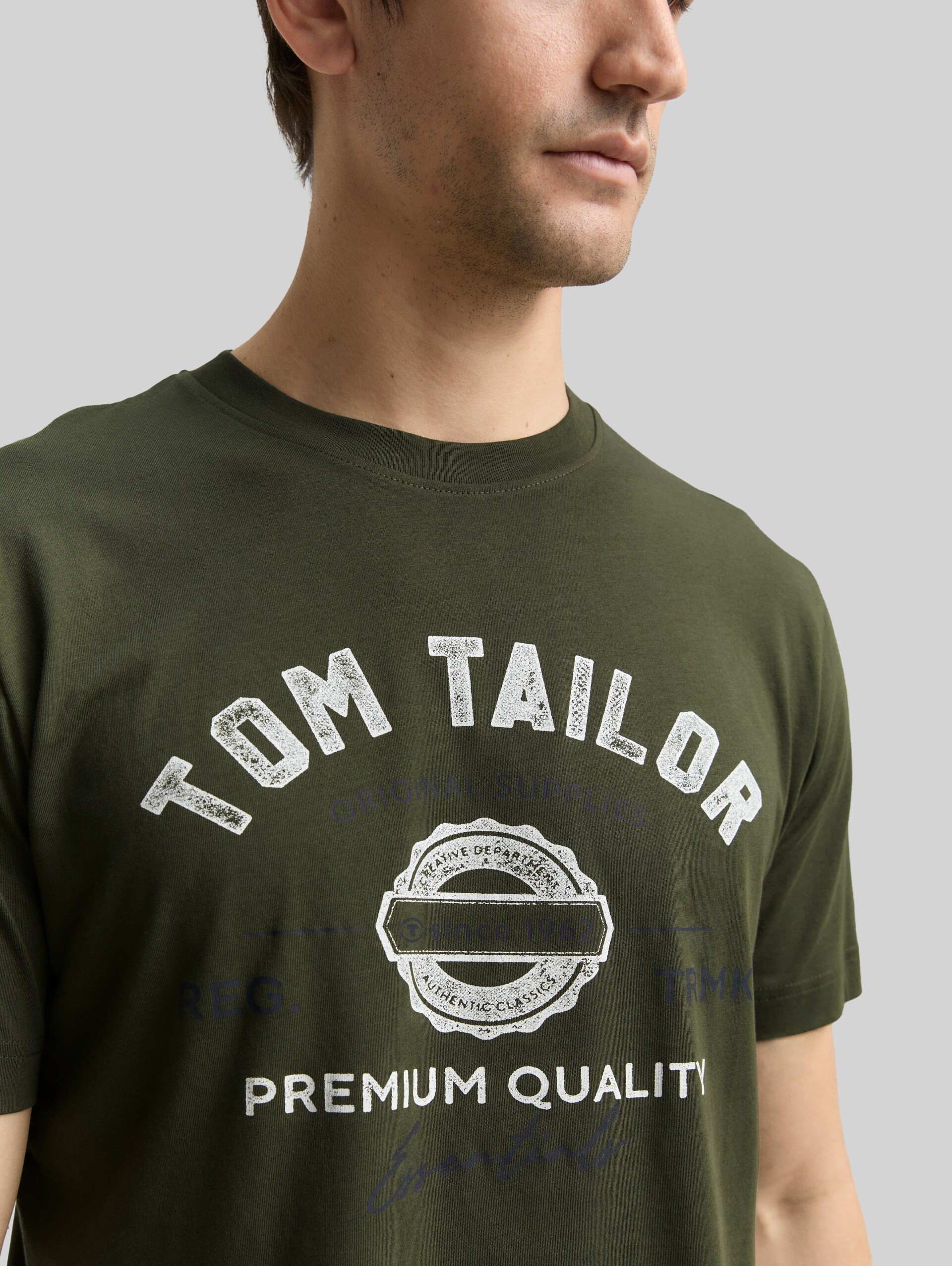 T-shirt with logo print - Deep Forest Green - Detail model view