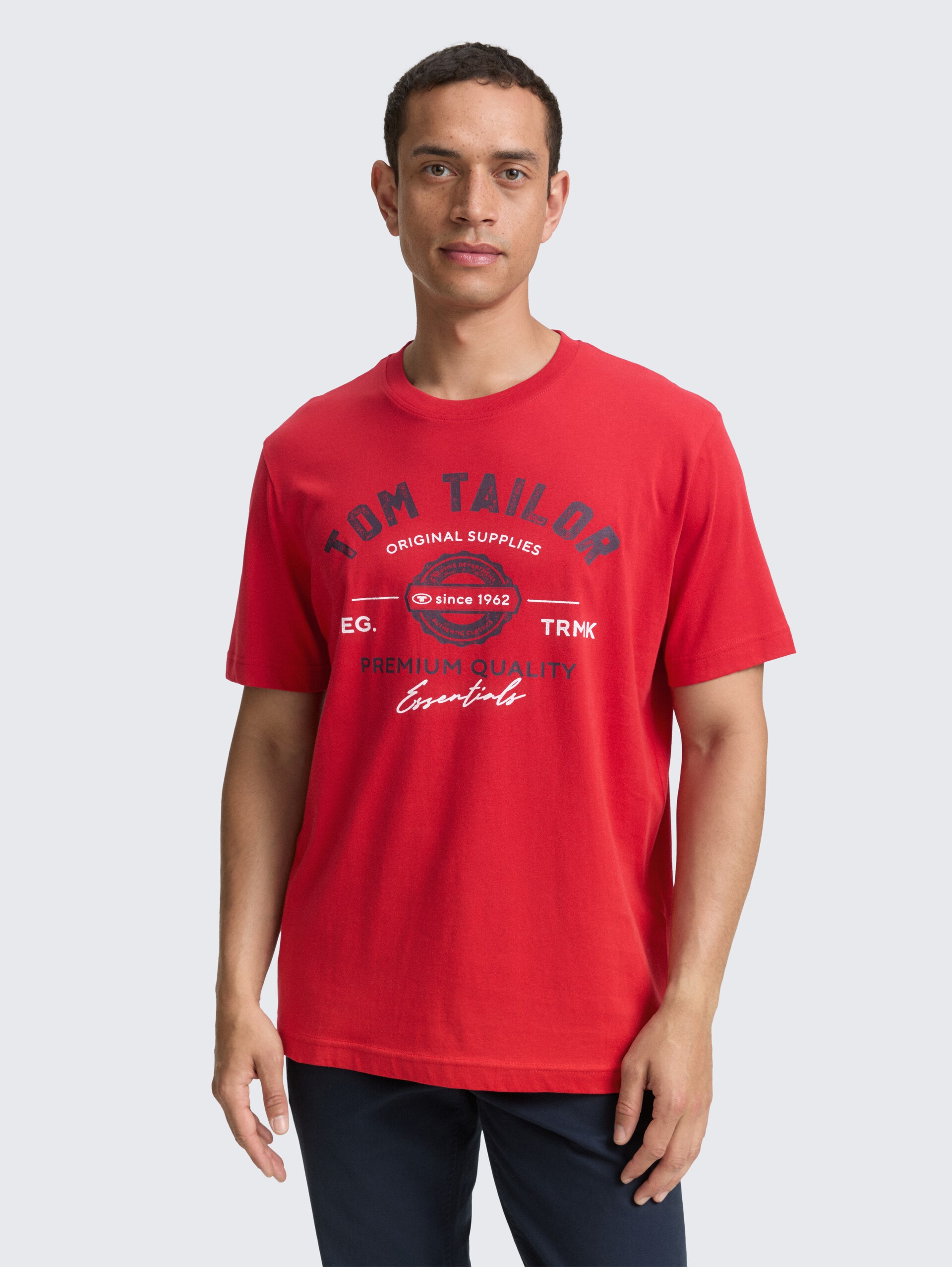 T-Shirt mit Logo-Print - Samba Red - Ausschnitt Model-Vorderansicht