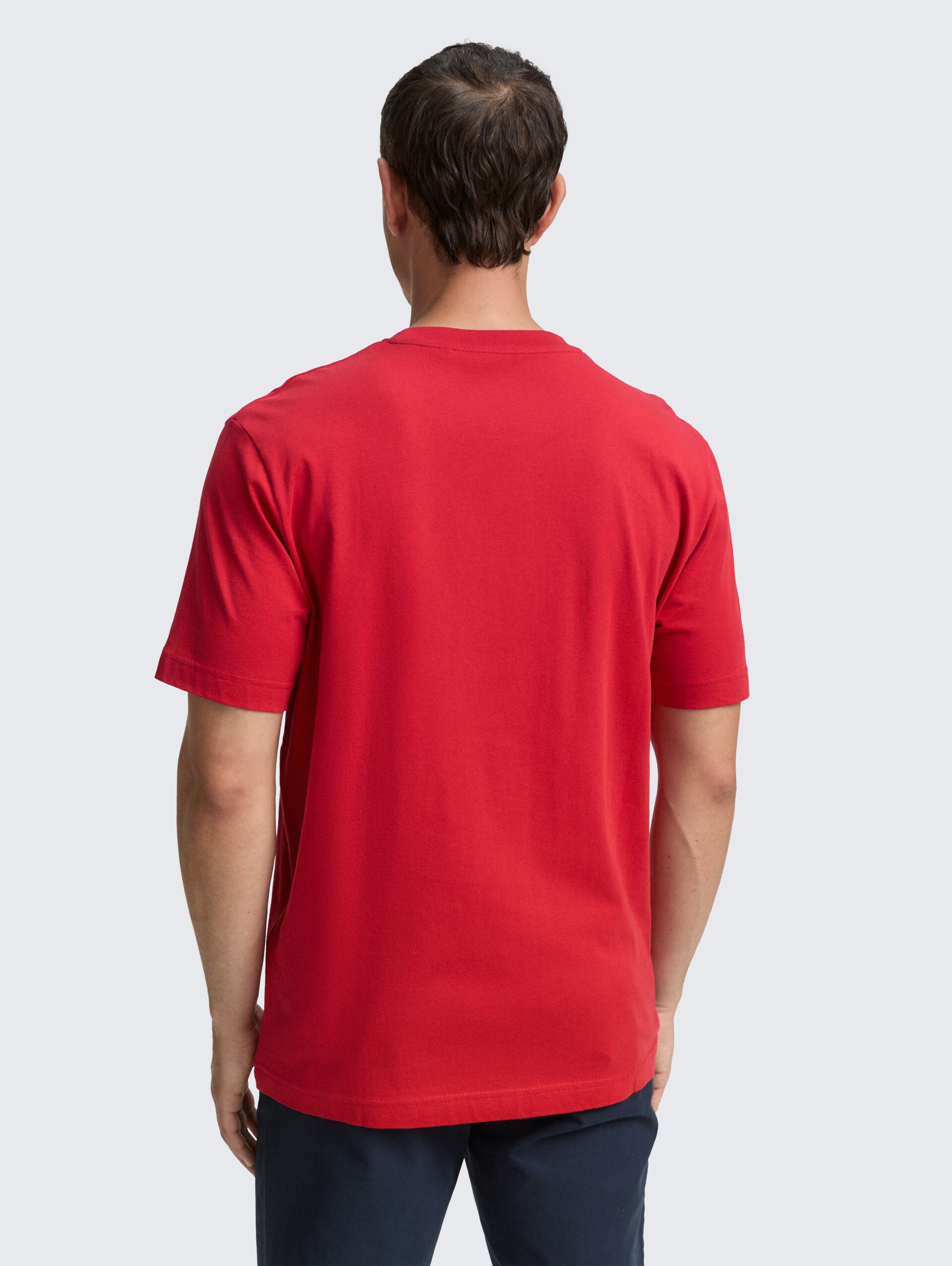 T-Shirt mit Logo-Print - Samba Red - Auschnitt Model-Rückansicht
