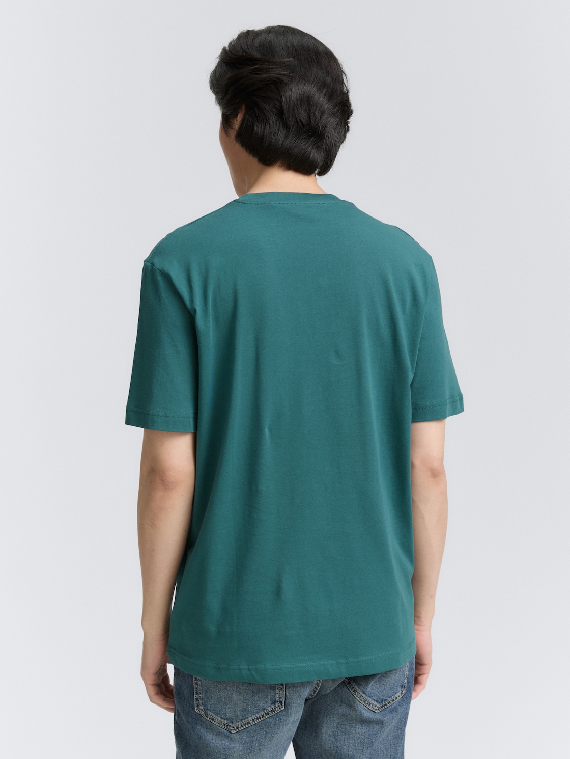 T-Shirt mit Logo-Print - Jasper Green - Auschnitt Model-Rückansicht