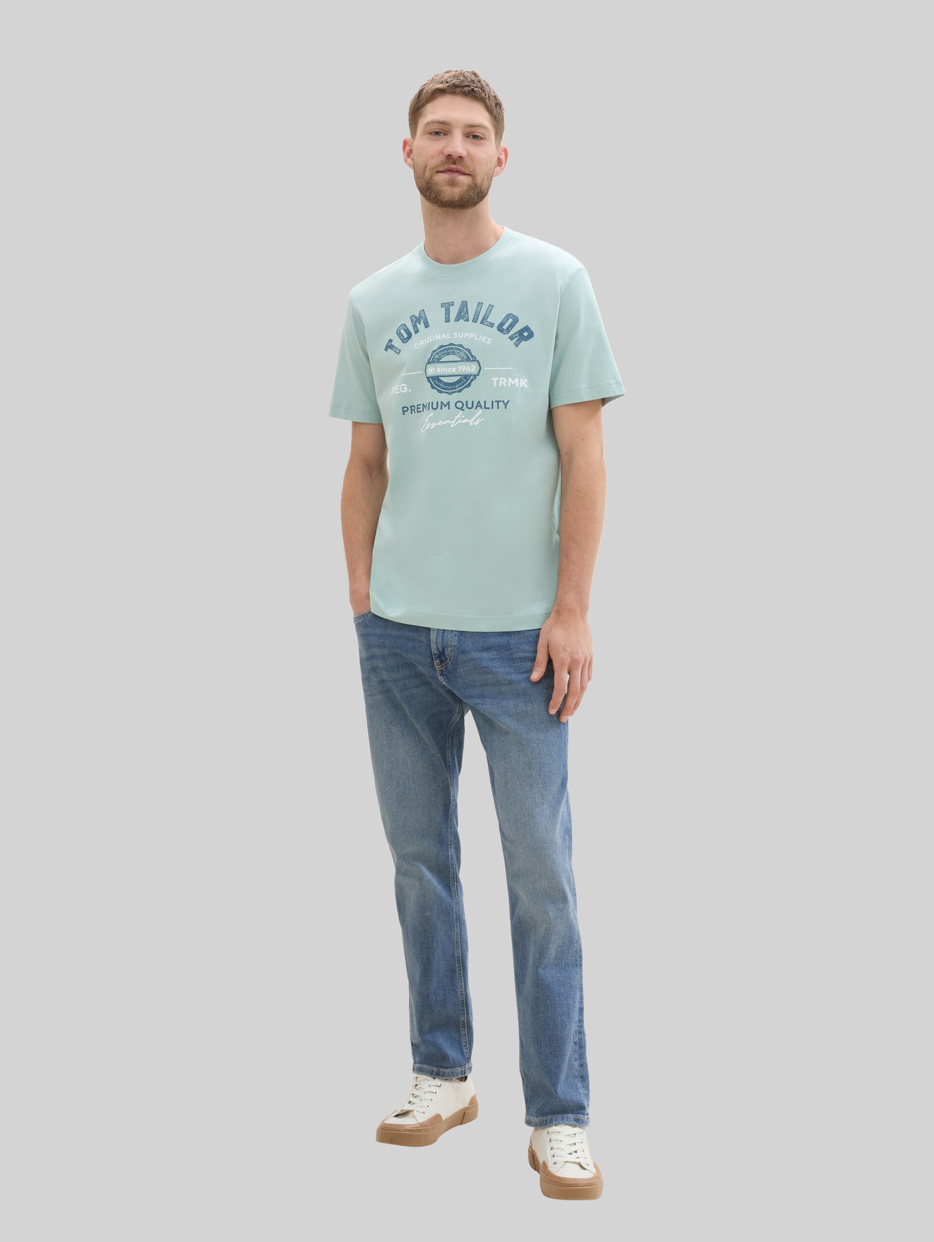 T-shirt met logo print - white moss - Model vooraanzicht