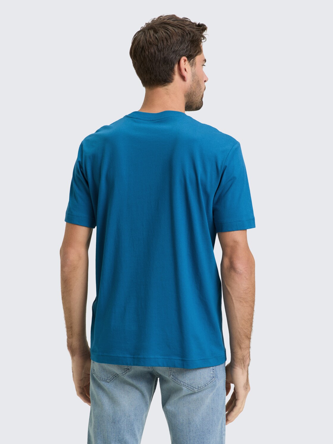 T-Shirt mit Logo-Print - blue petrol - Auschnitt Model-Rückansicht