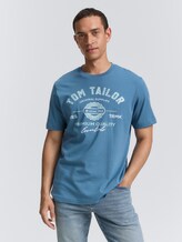 T-shirt with logo print - real teal blue - Neckline model front view