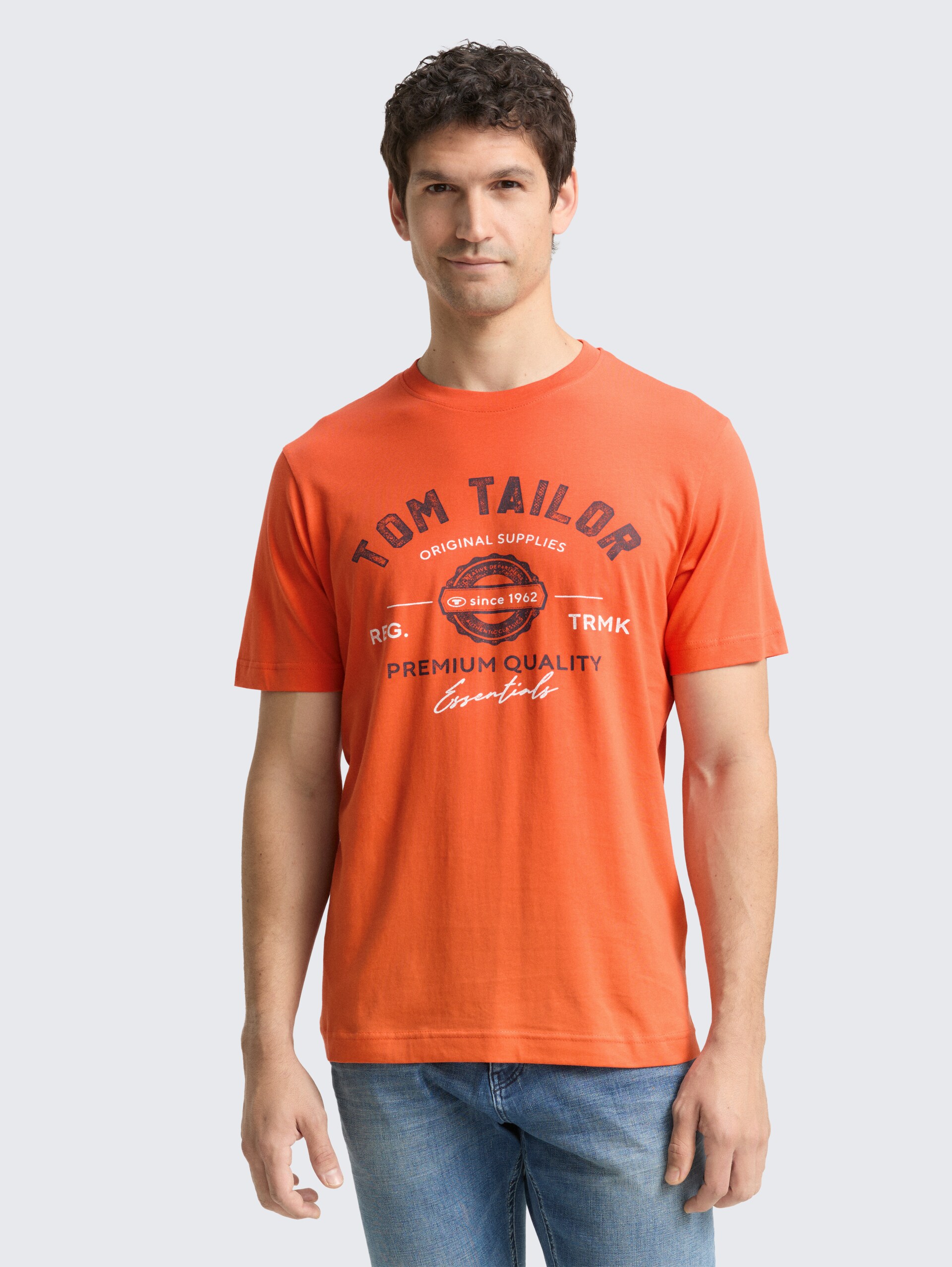 T-Shirt mit Logo-Print - pale red - Ausschnitt Model-Vorderansicht