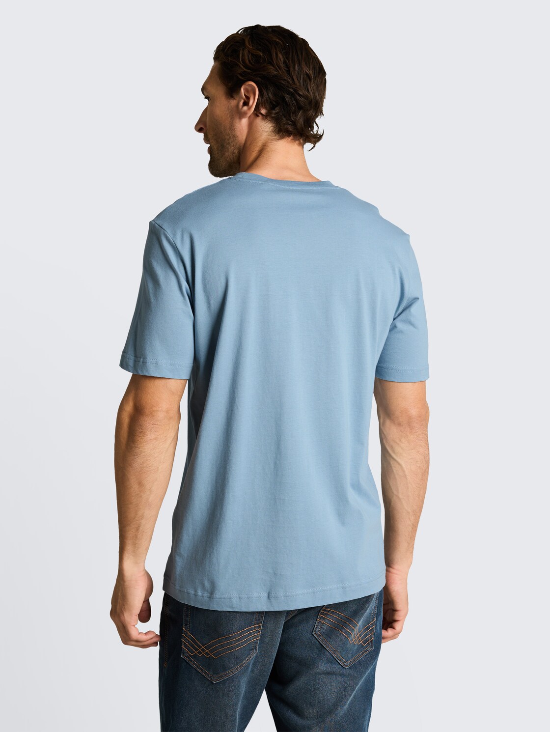 T-Shirt mit Logo-Print - mountain spring blue - Auschnitt Model-Rückansicht