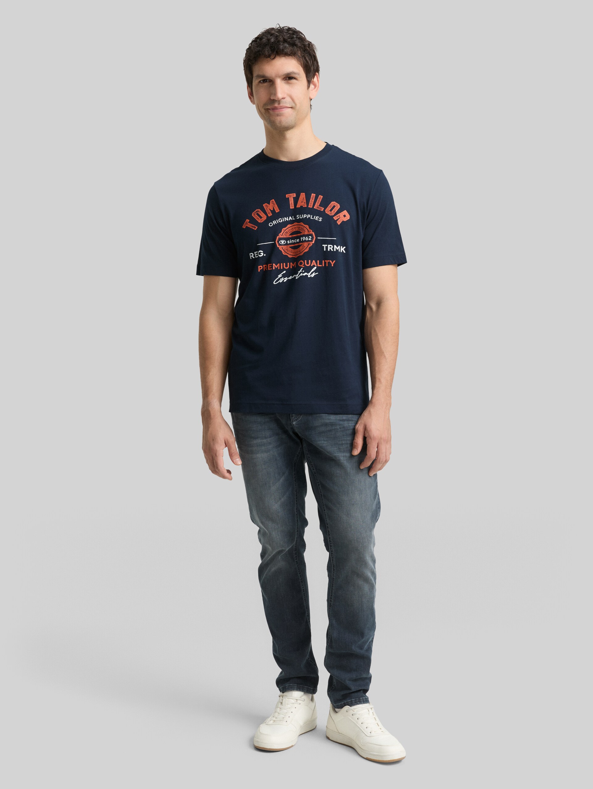 T-Shirt mit Logo-Print - dark blue silhouette - Model-Vorderansicht