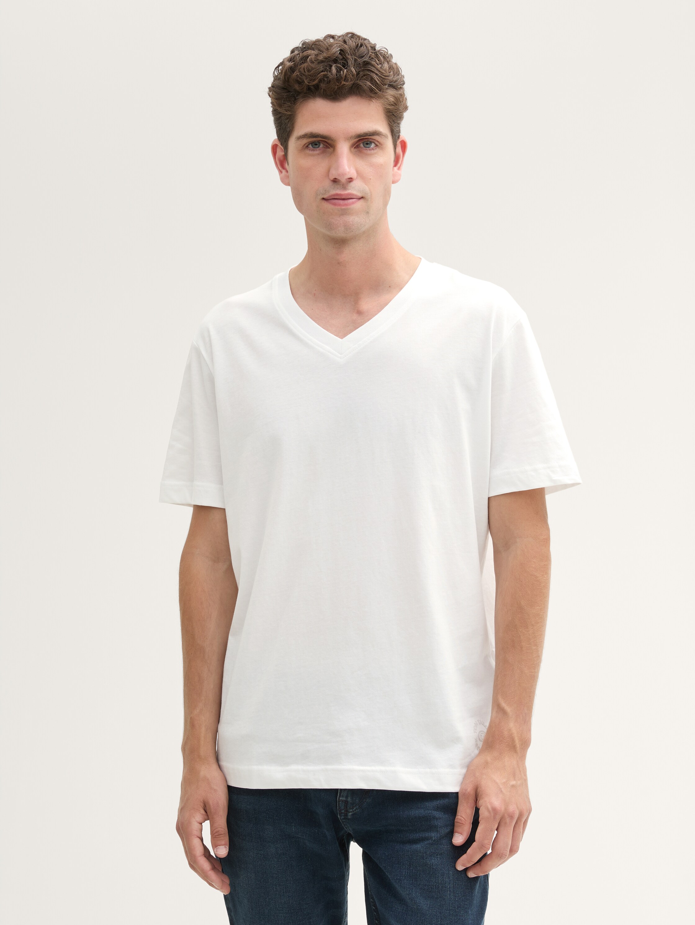 Basic T-Shirt im 2er-Pack mit V-Ausschnitt - 3
