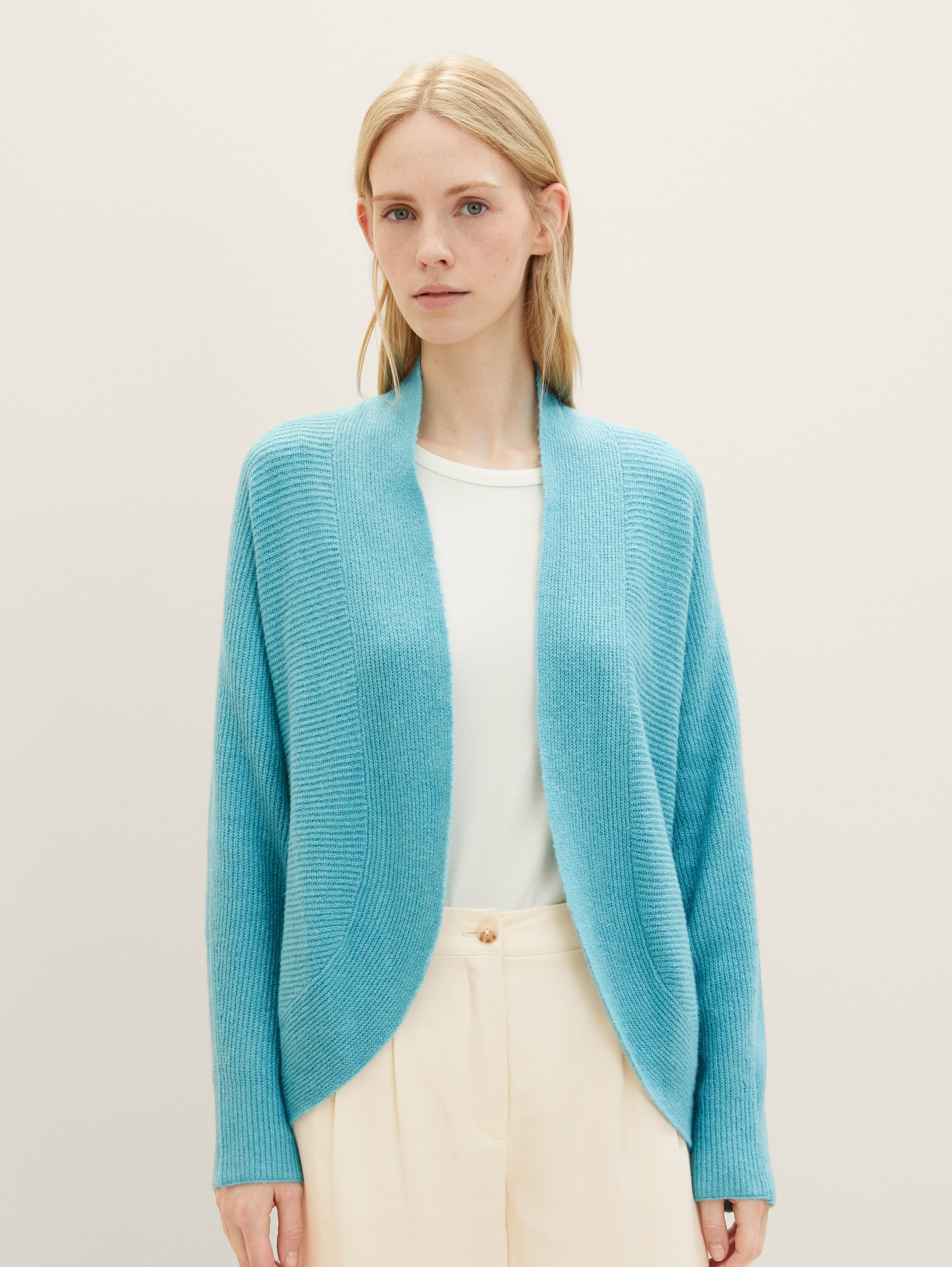 Cardigan aus Strick - summer teal melange - Ausschnitt Model-Vorderansicht