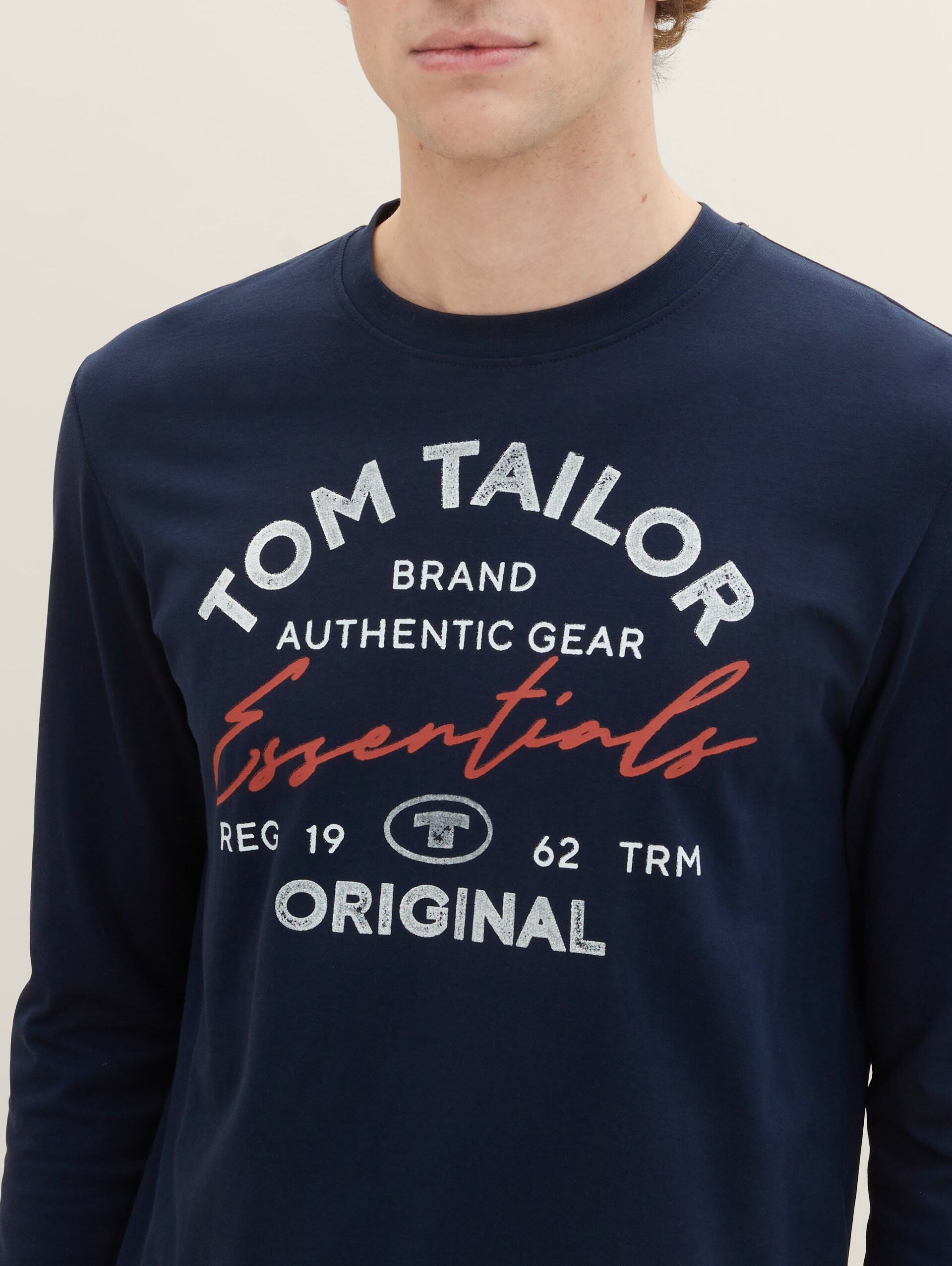 T-shirt met lange mouwen en logo-print - Dark Shadow - Detailaanzicht model