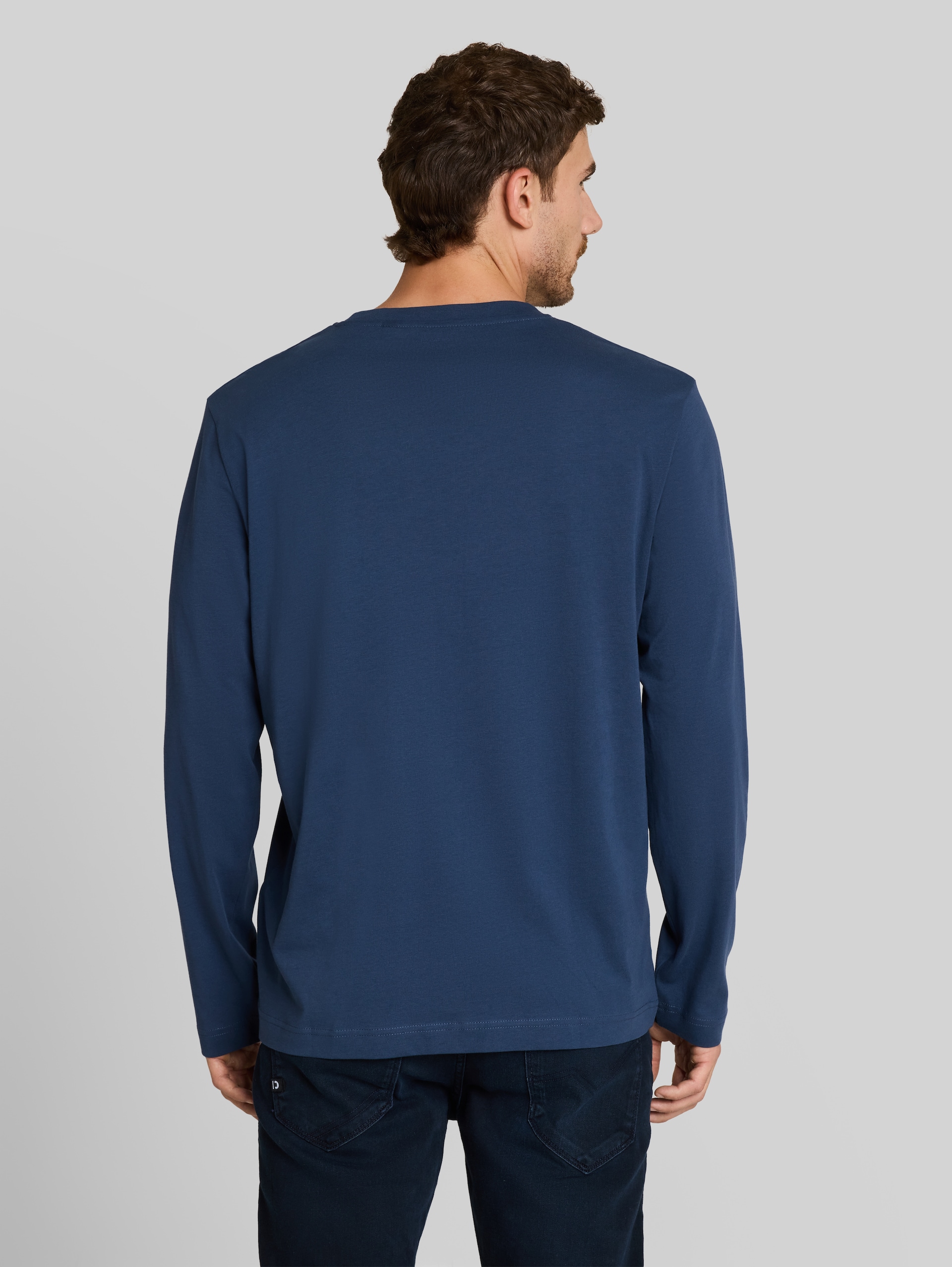 T-shirt met lange mouwen en logo-print - Dark Duck Blue - Neklijn model-achteraanzicht